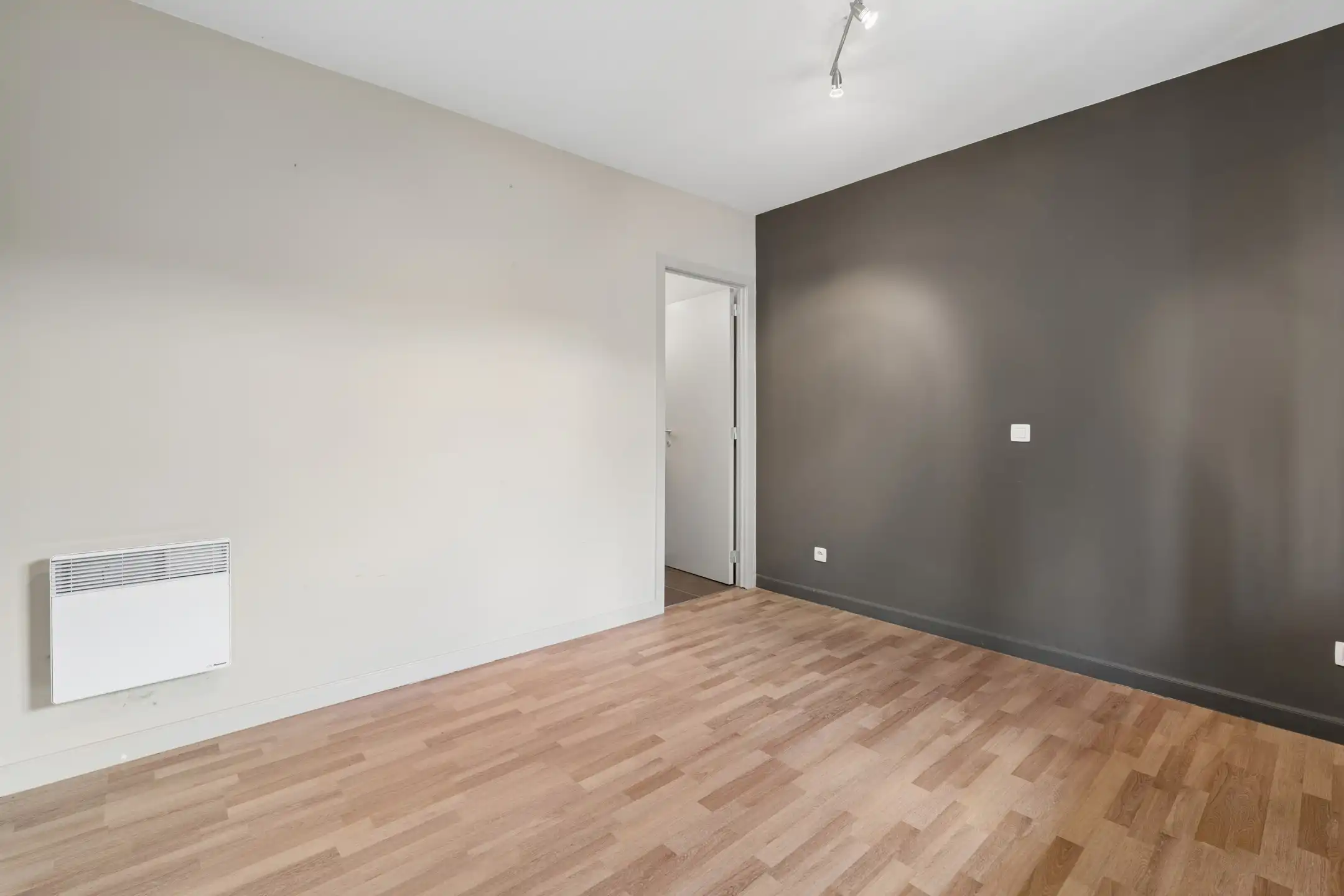 Rustig gelegen gelijkvloers appartement met 2 slaapkamers foto 11