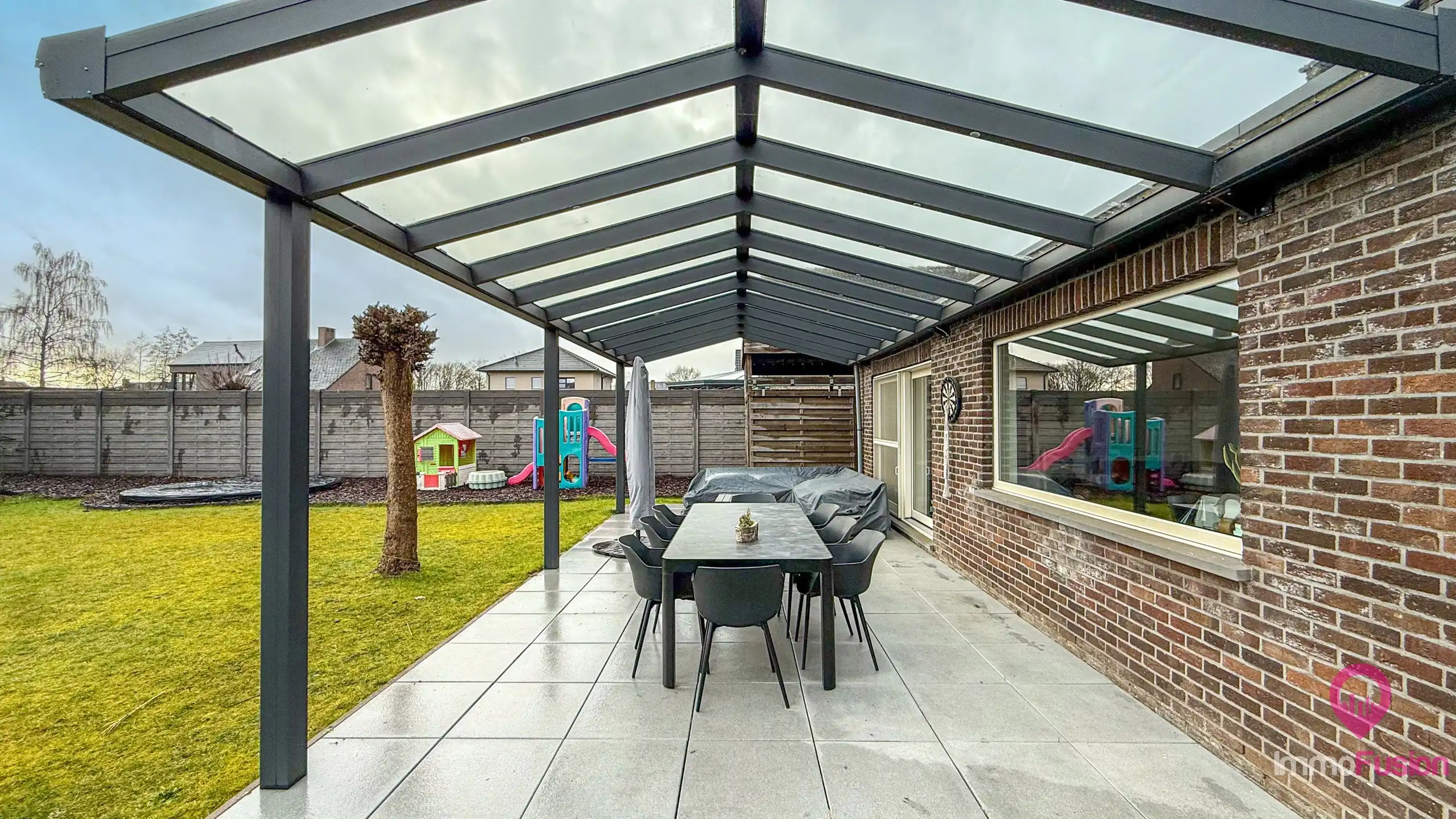 Ruime instapklare open bebouwing met 2 badkamers op 9a grond foto 38