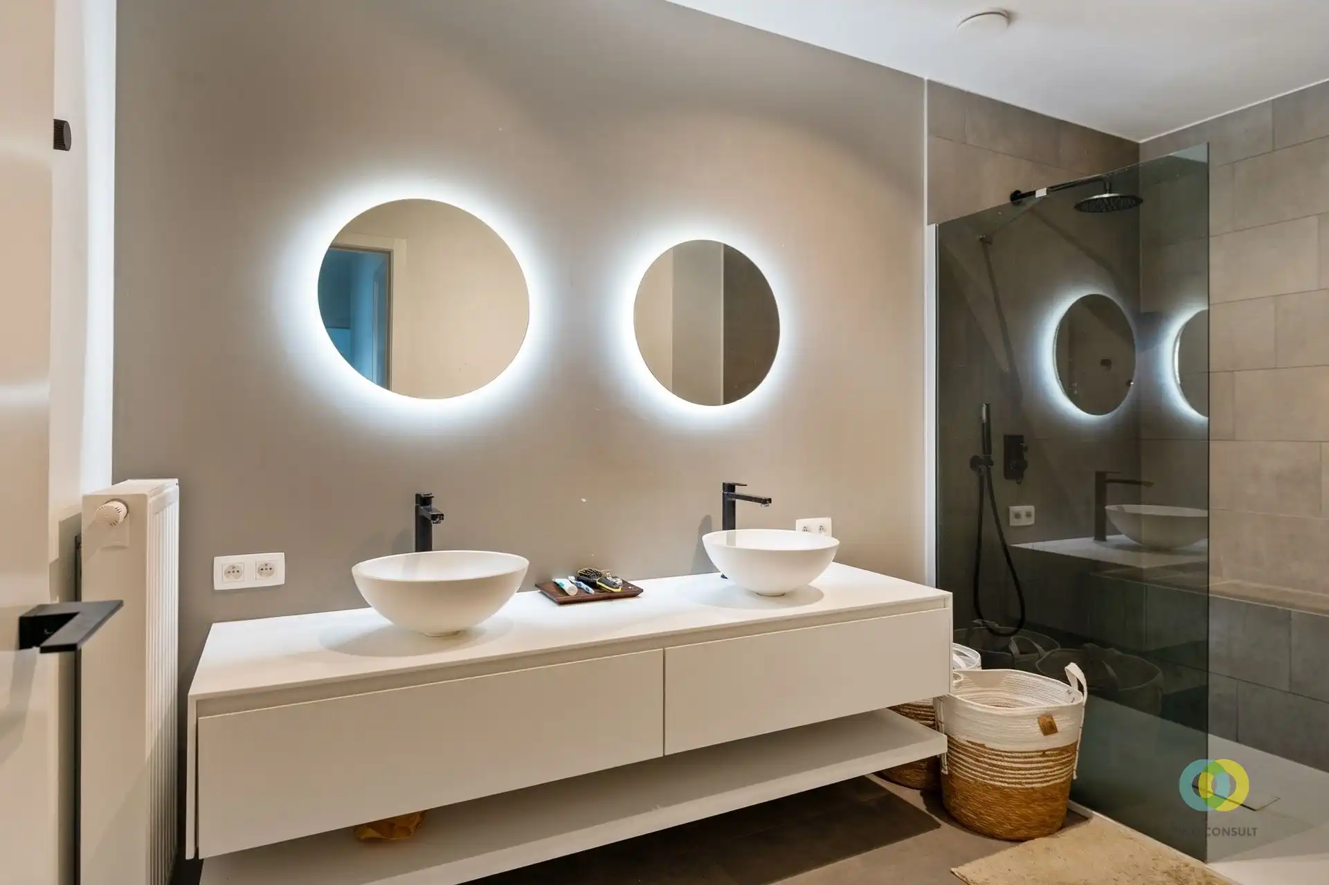 Stijlvol  3-slaapkamerappartement met waterzicht foto 10