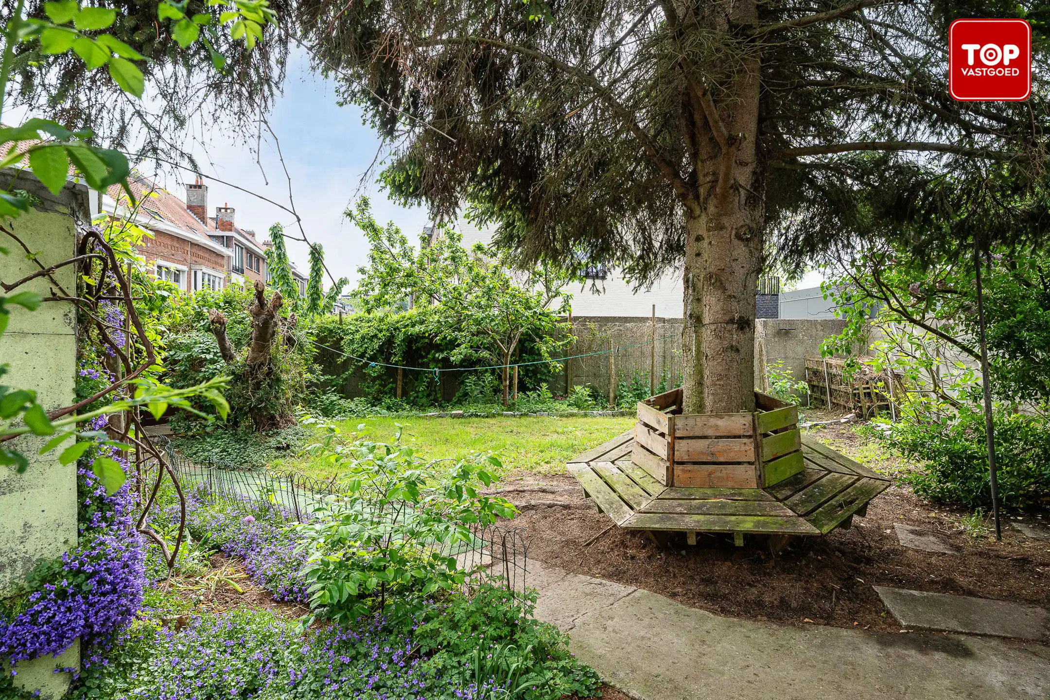 Woning met 3 slaapkamers en leuke tuin op toplocatie. foto {{pictureIndex}}