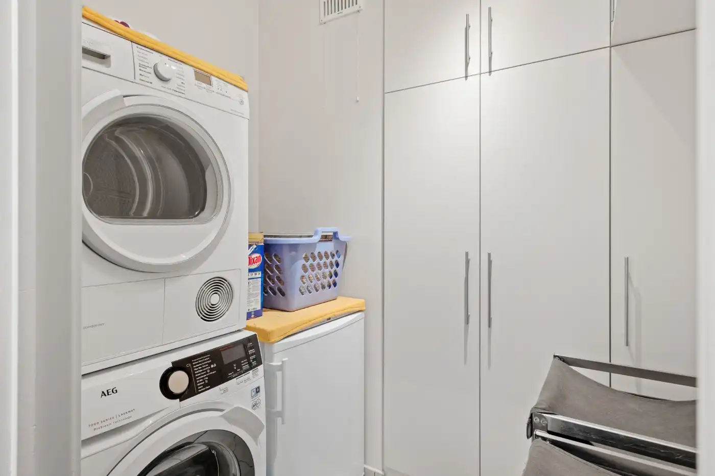 Gezellig, instapklaar app. op 1e verd. met 2 slpk., balkon en een garagebox foto 8