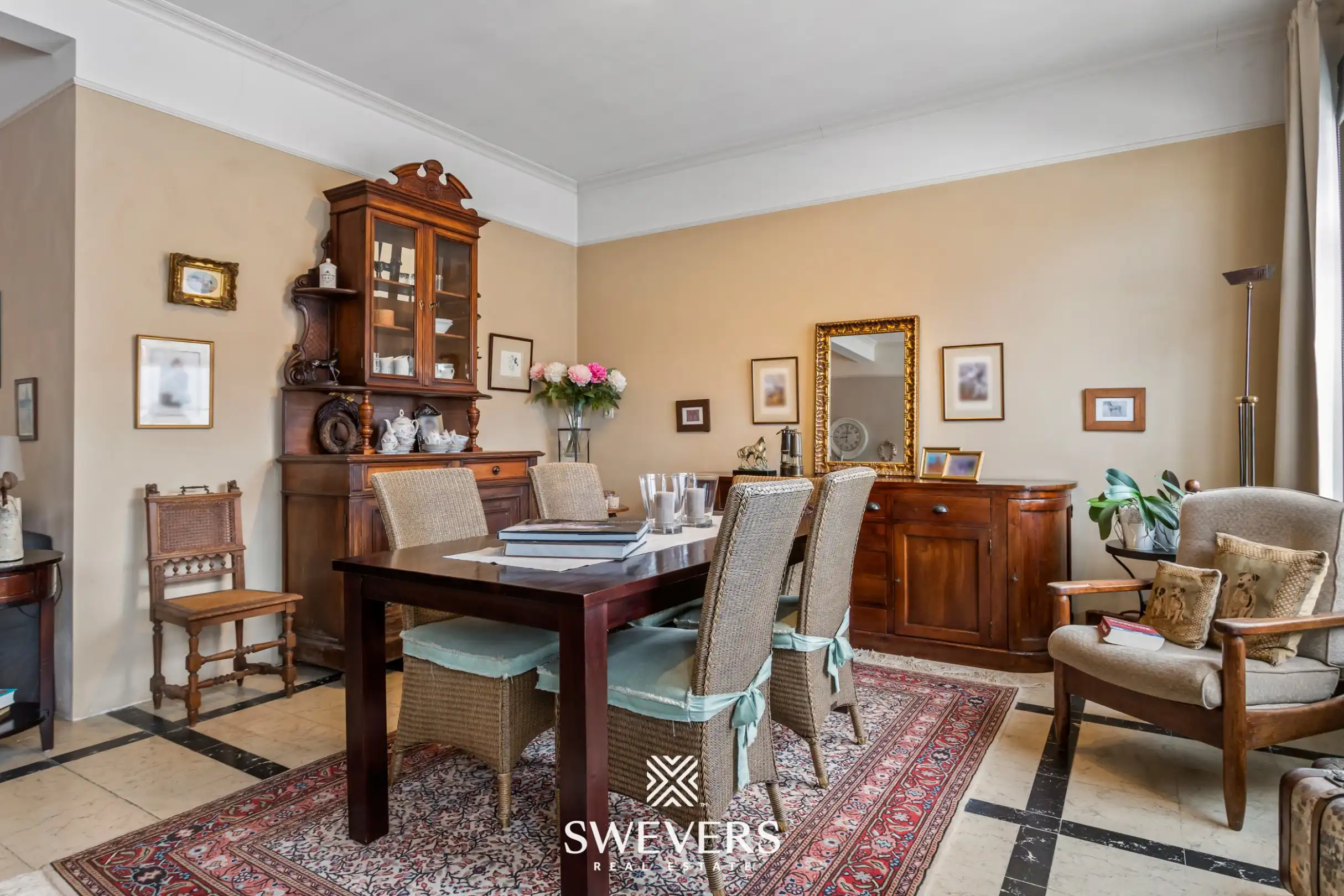 Ruime instapklare gezinswoning met uitzonderlijke woon- én werkmogelijkheden foto 16