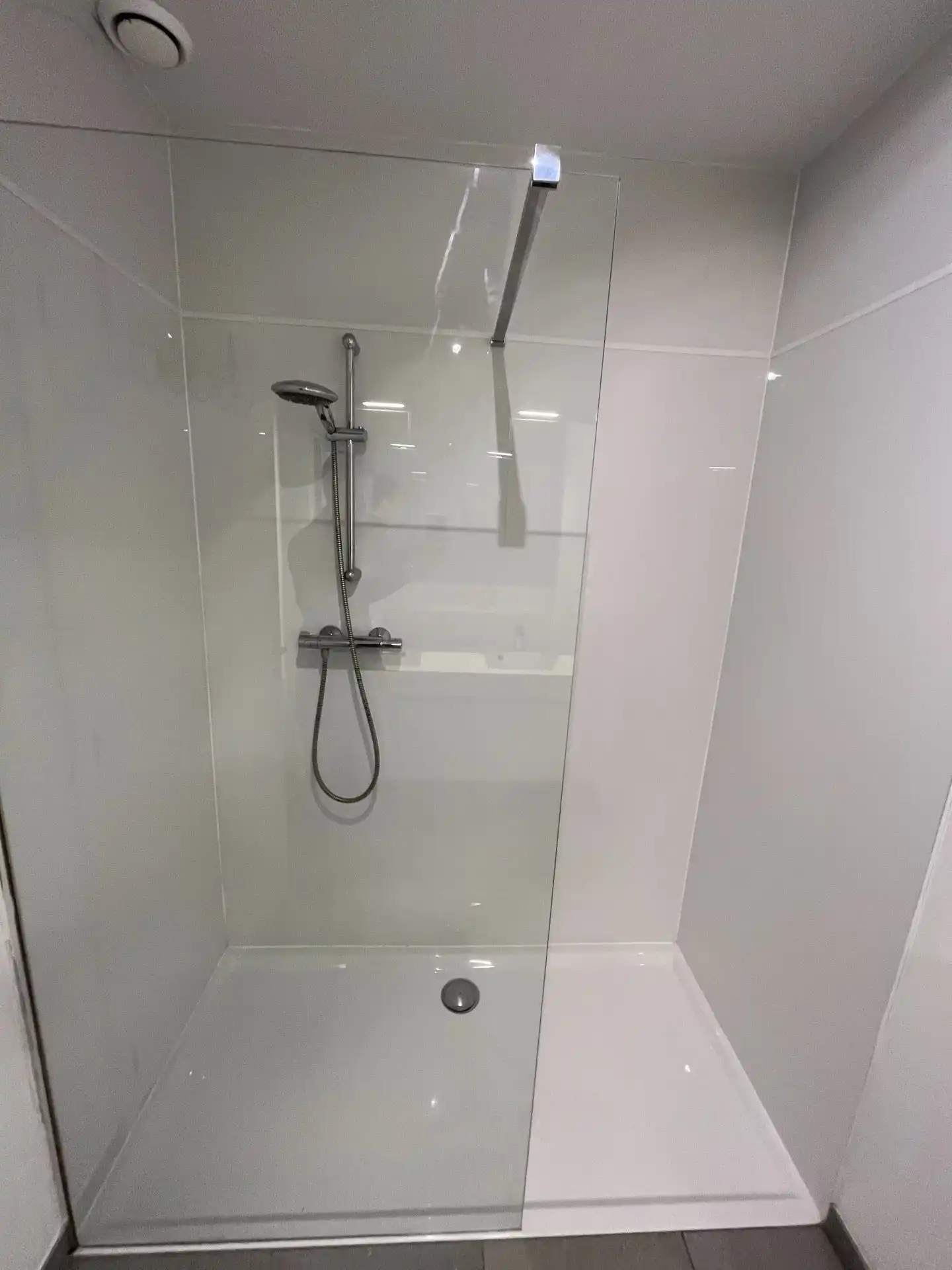Instapklaar appartement te Zolder centrum foto 12