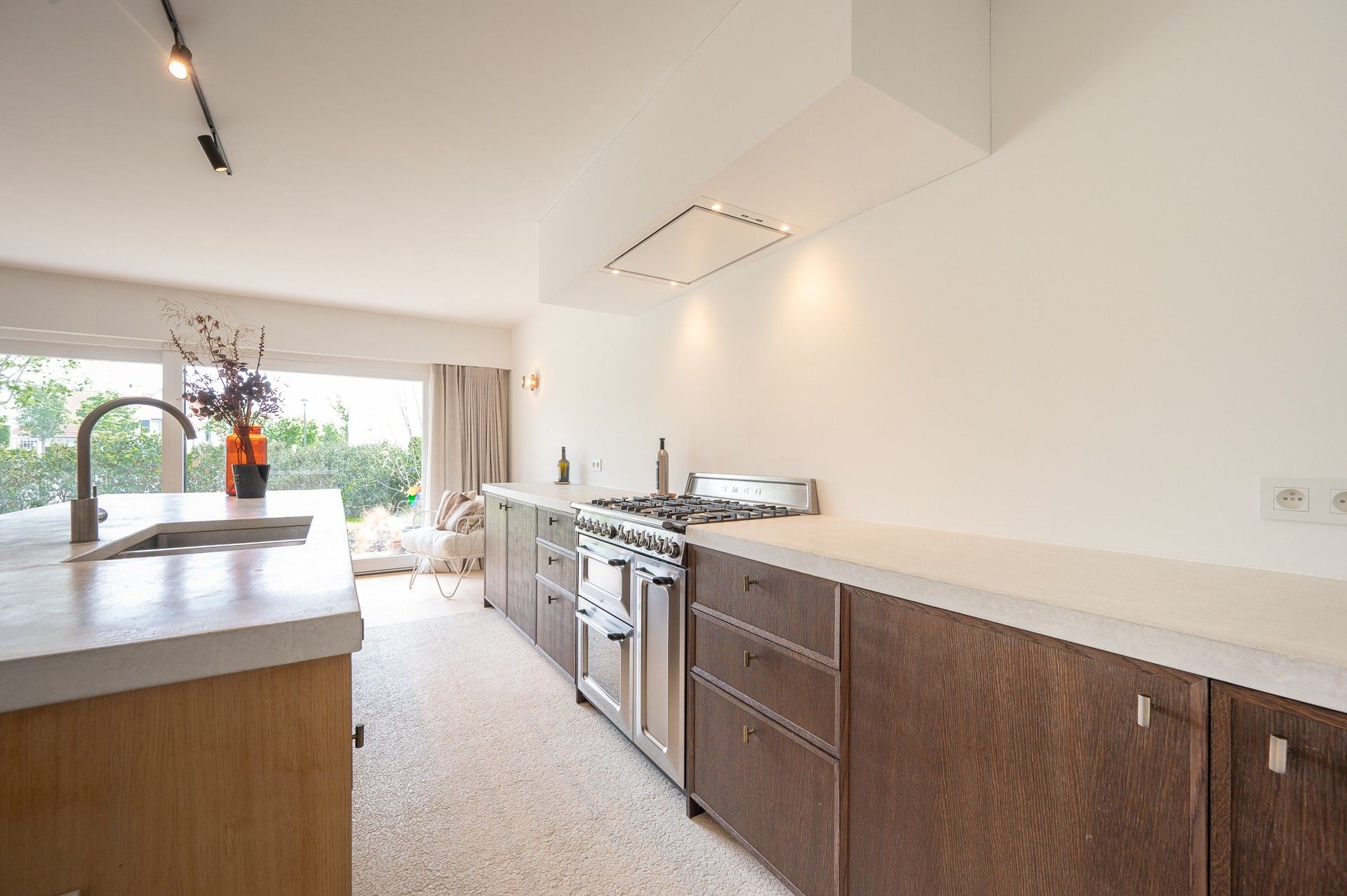 Smaakvol appartement met tuin en terras foto 10