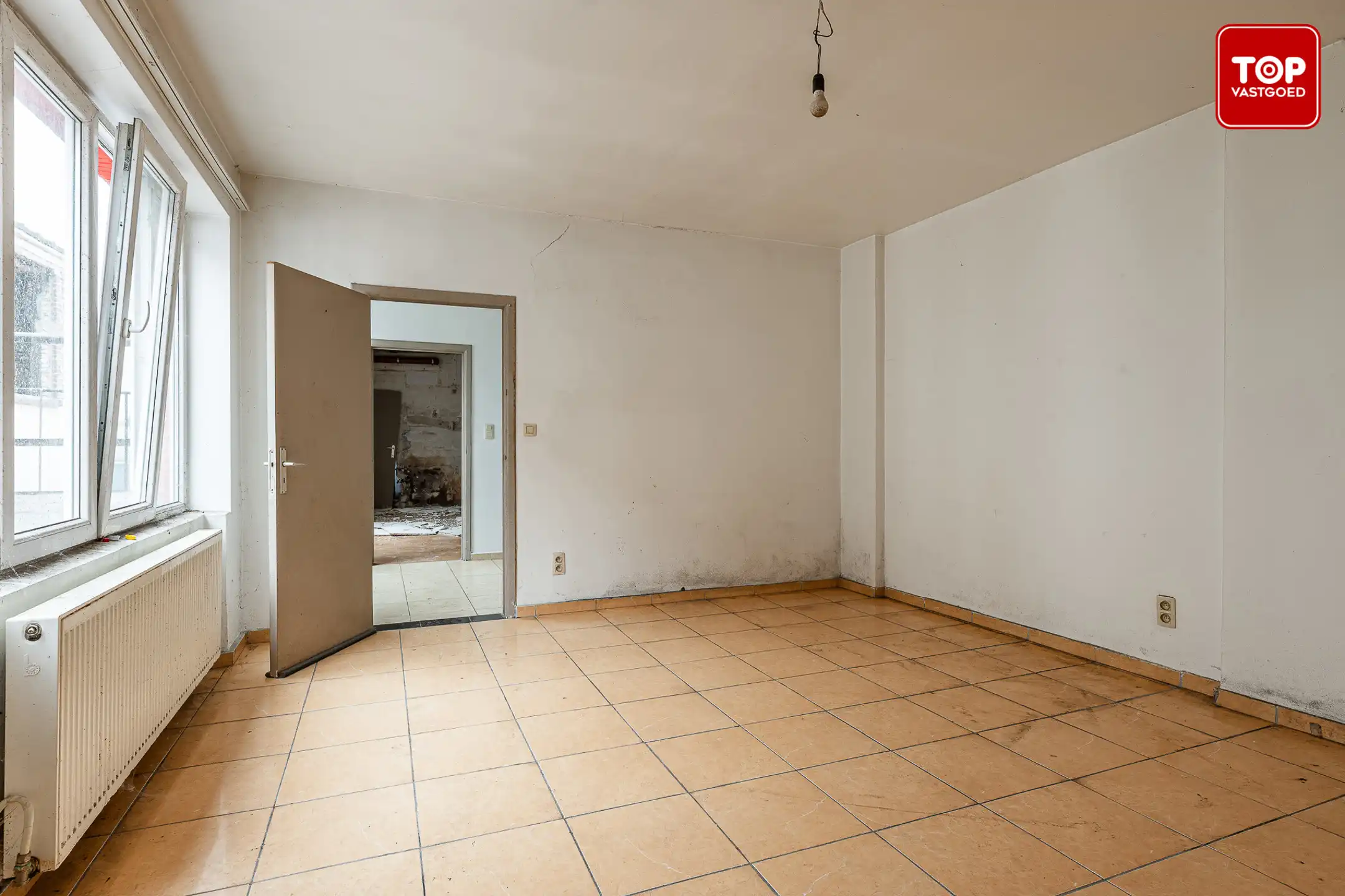 Te renoveren appartement met privé-ingang en tal van mogelijkheden. foto 5