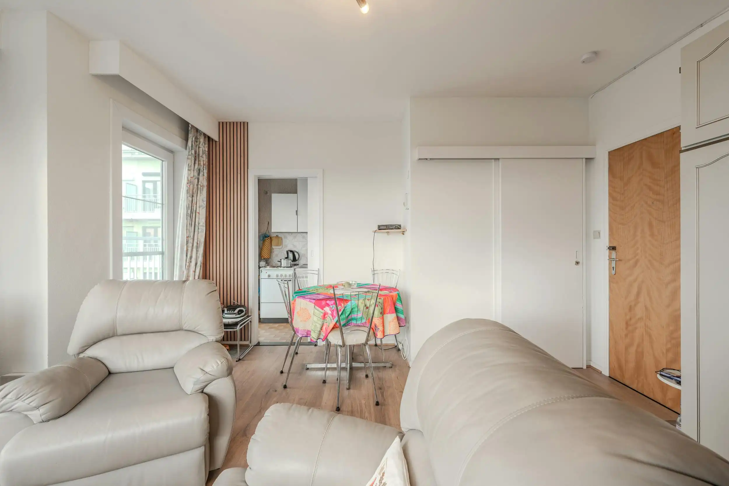 Zonnige studio met terras en open zicht ! foto 6