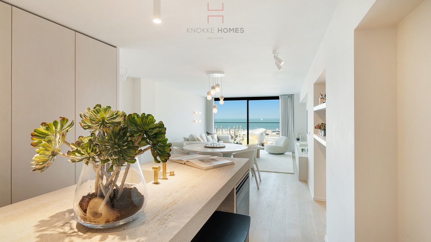 Smaakvol gerenoveerd appartement met frontaal zeezicht en groot terras in het Zoute foto 6