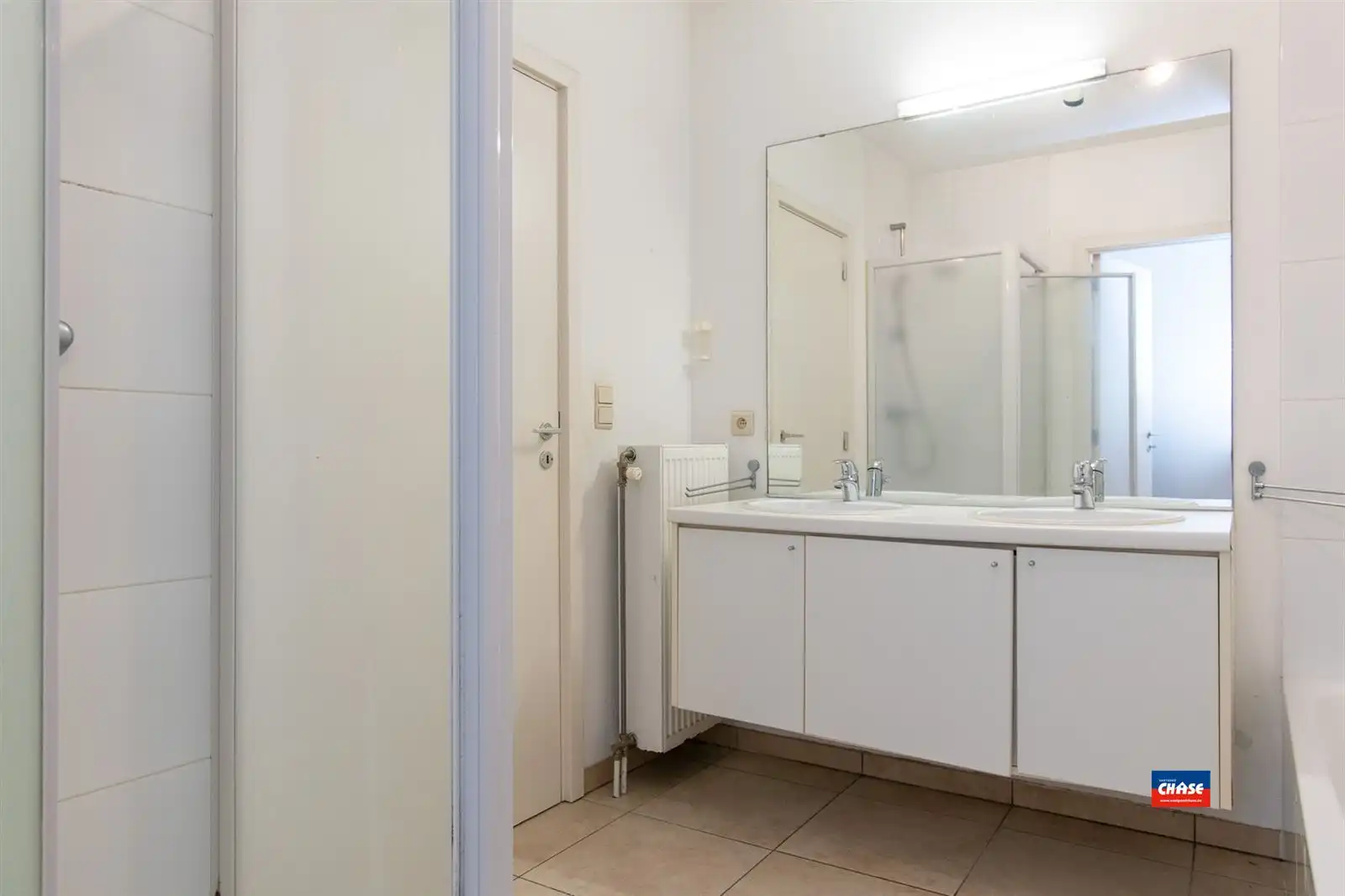 IN OPTIE !!! Ruim appartement met 2 slaapkamers en zonnig terras ! foto 12