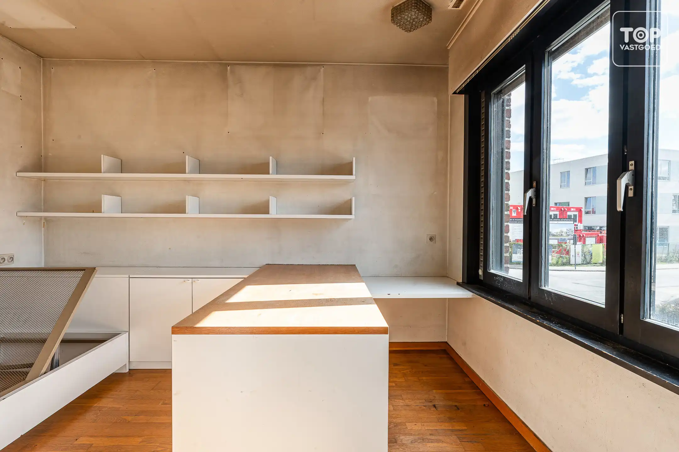 Architecturale woning met 4 slaapkamers en dubbele garage foto 17