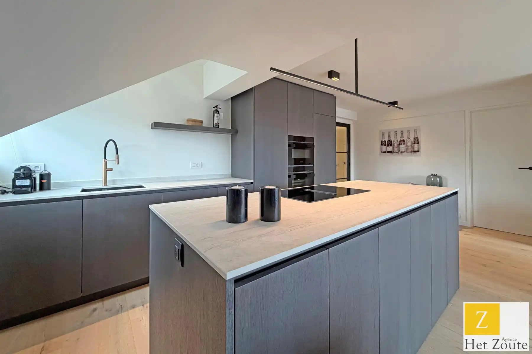 Gerenoveerd appartement in hartje Zoute foto 4