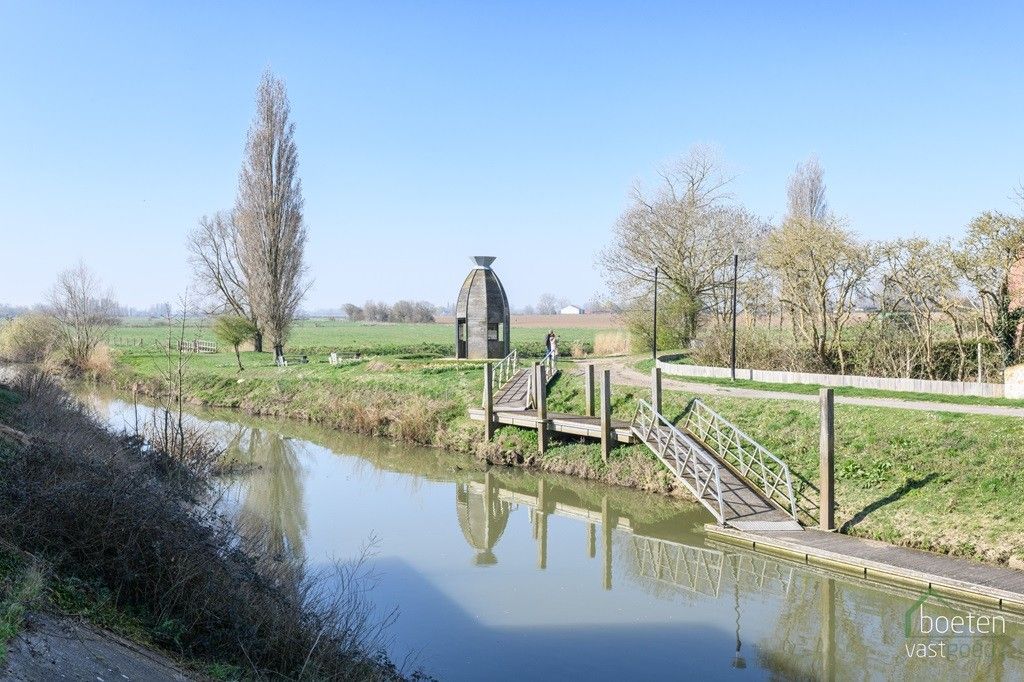 POPERINGE: Voormalige burgemeesterswoning doorprikt van charme, historie en karakter met 6 slpks en 4 badk., garage en meerdere parkeerplaatsen met een betoverende tuin op 1.521m² grondopp. foto 38