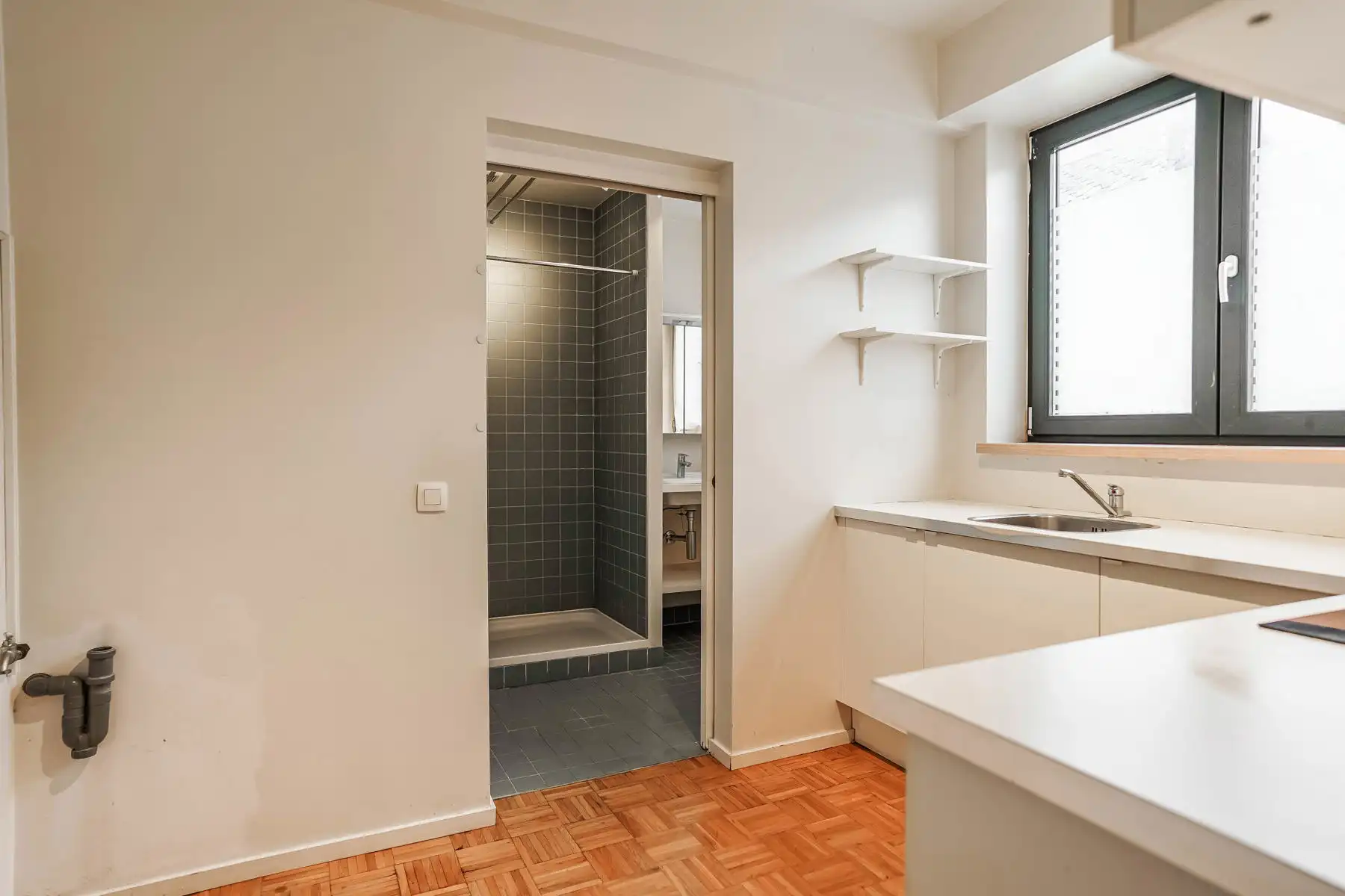 Compact appartement met private autostaanplaats te huur in centrum Londerzeel. foto 11