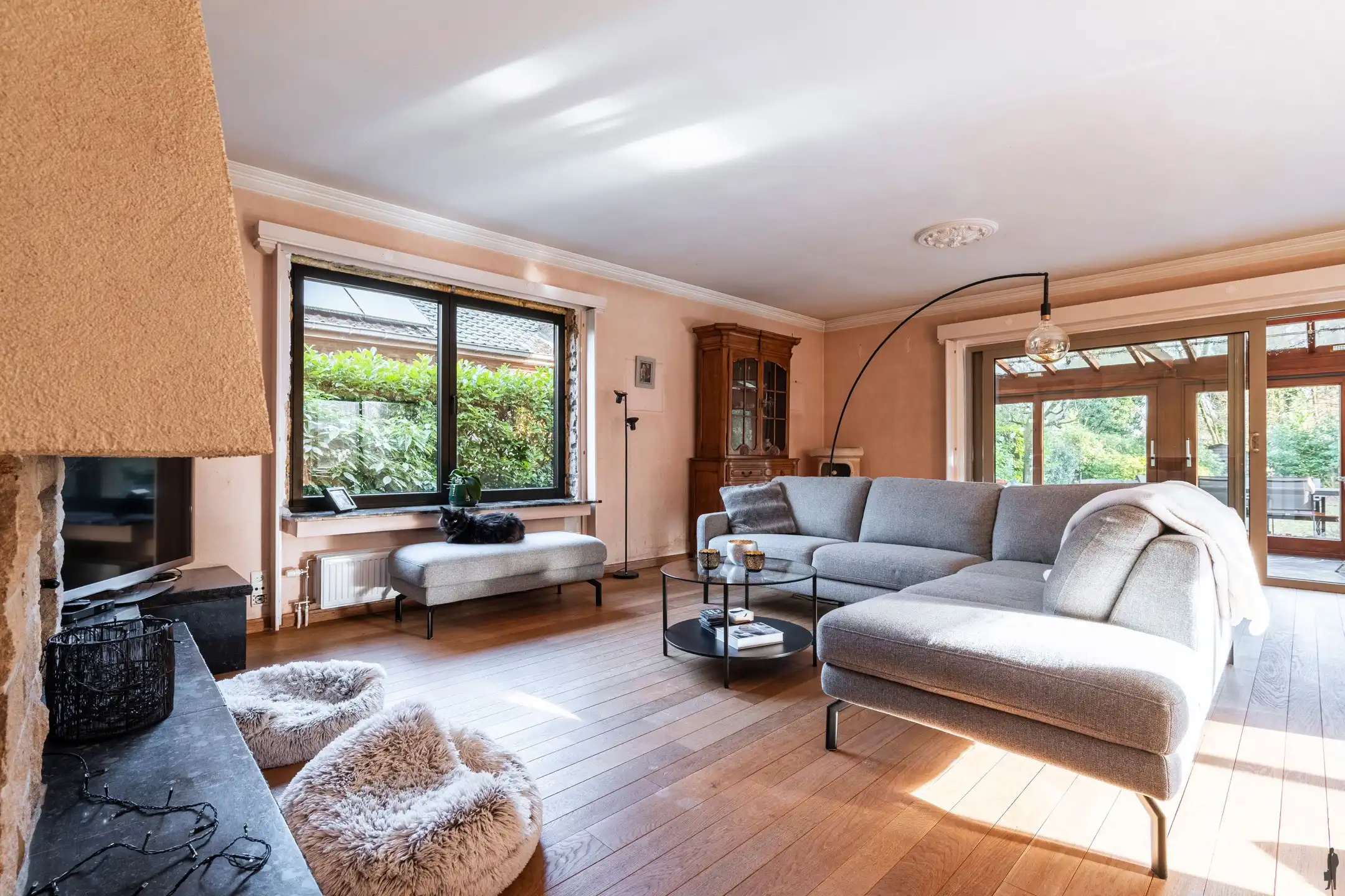 Karaktervolle 70’s villa op 910 m² met 4 slpk in Schilde! foto 4