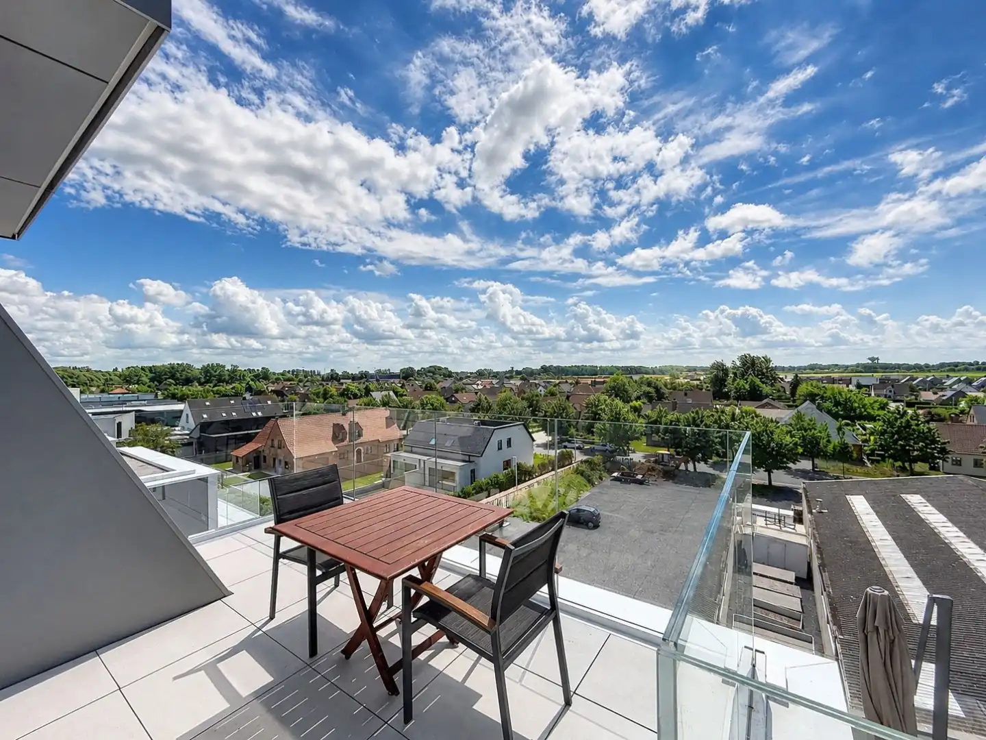 Luxueus duplexappartement met twee terrassen en panoramisch uitzicht nabij de jachthaven foto {{pictureIndex}}