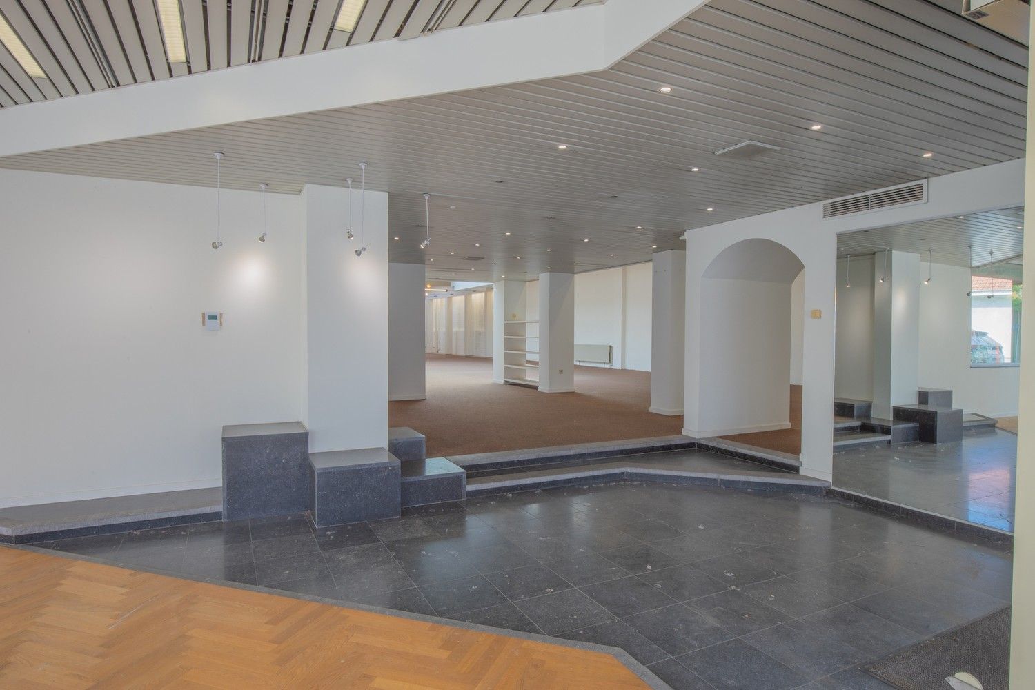 Commerciële toplocatie van 694 m² op hoekligging in Aarschot foto 12