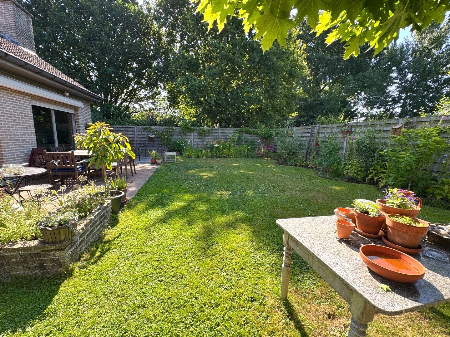 ALLEENSTAANDE WONING MET 4 SLPKS, GARAGE, CARPORT EN TUIN foto 18