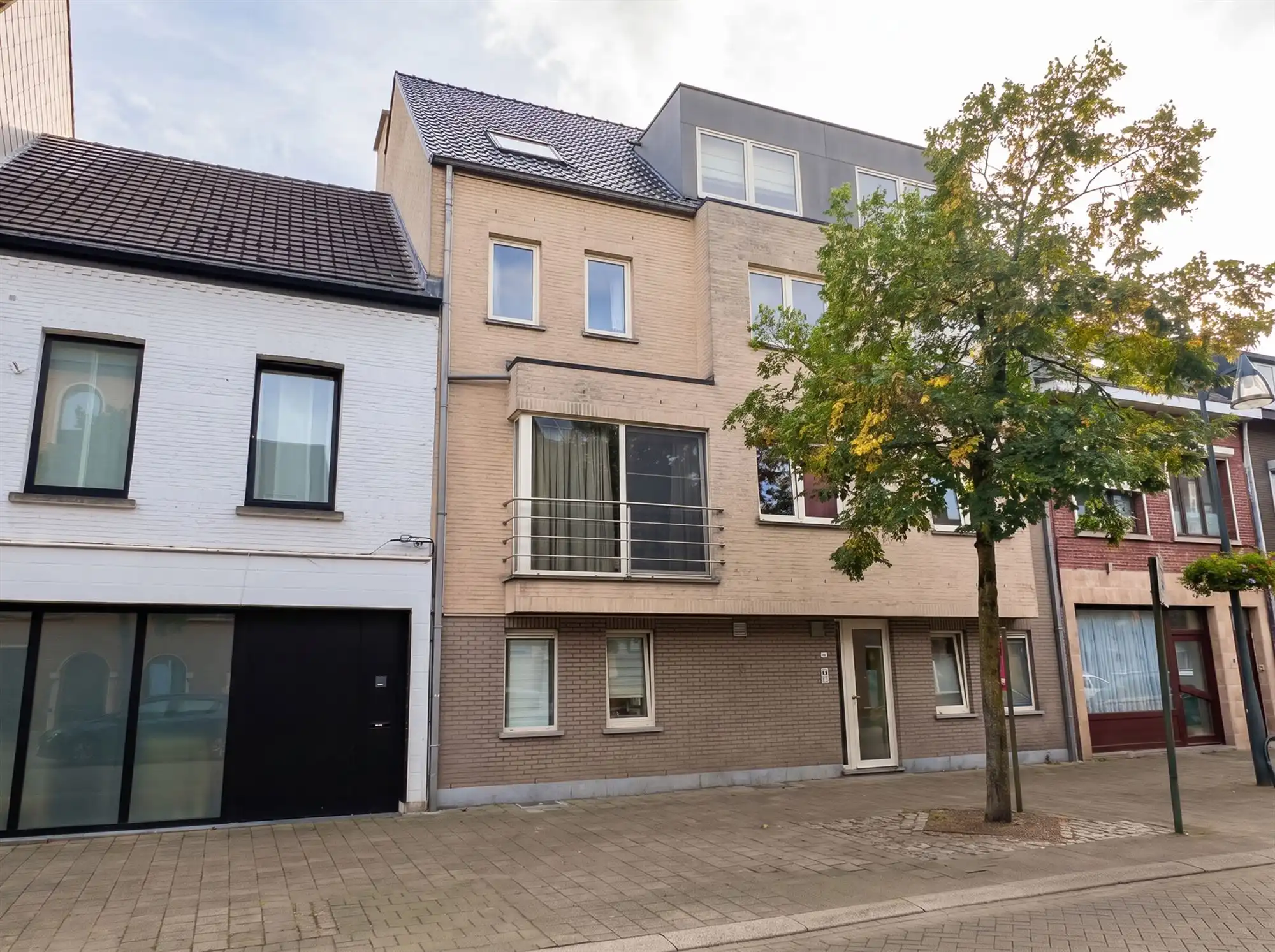 1-slaapkamerappartement met terras en autostaanplaats foto 2