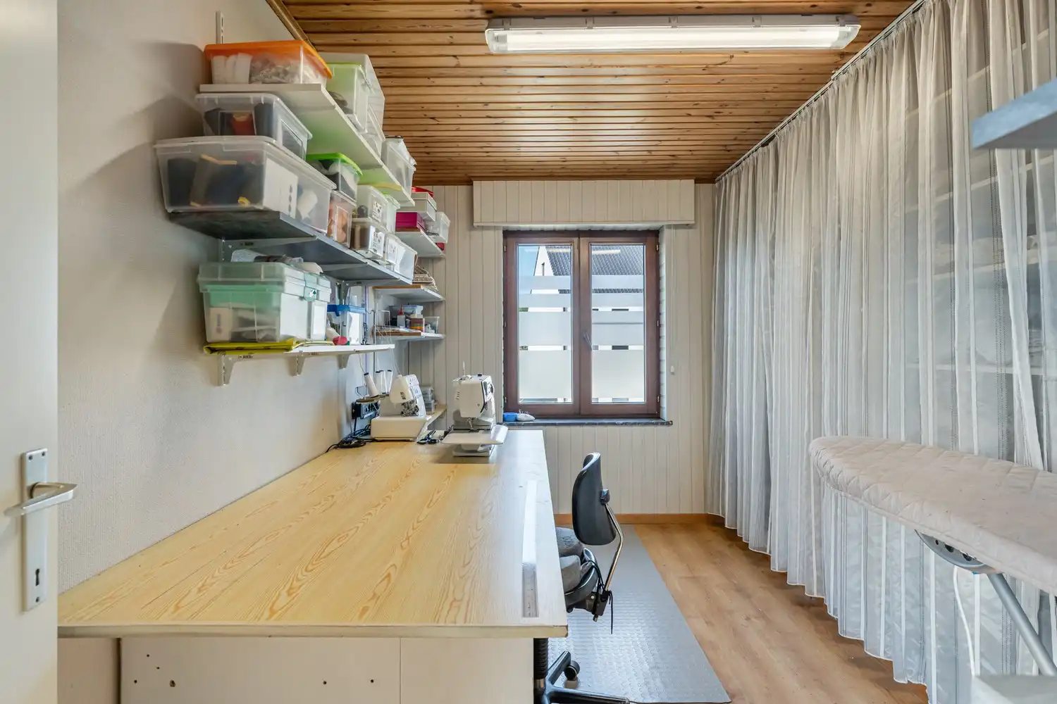 Degelijk onderhouden gezinswoning met 3 slaapkamers, volledig onderkelderd en mooie aangelegde tuin op een perceel van 5a96 ca! foto 22