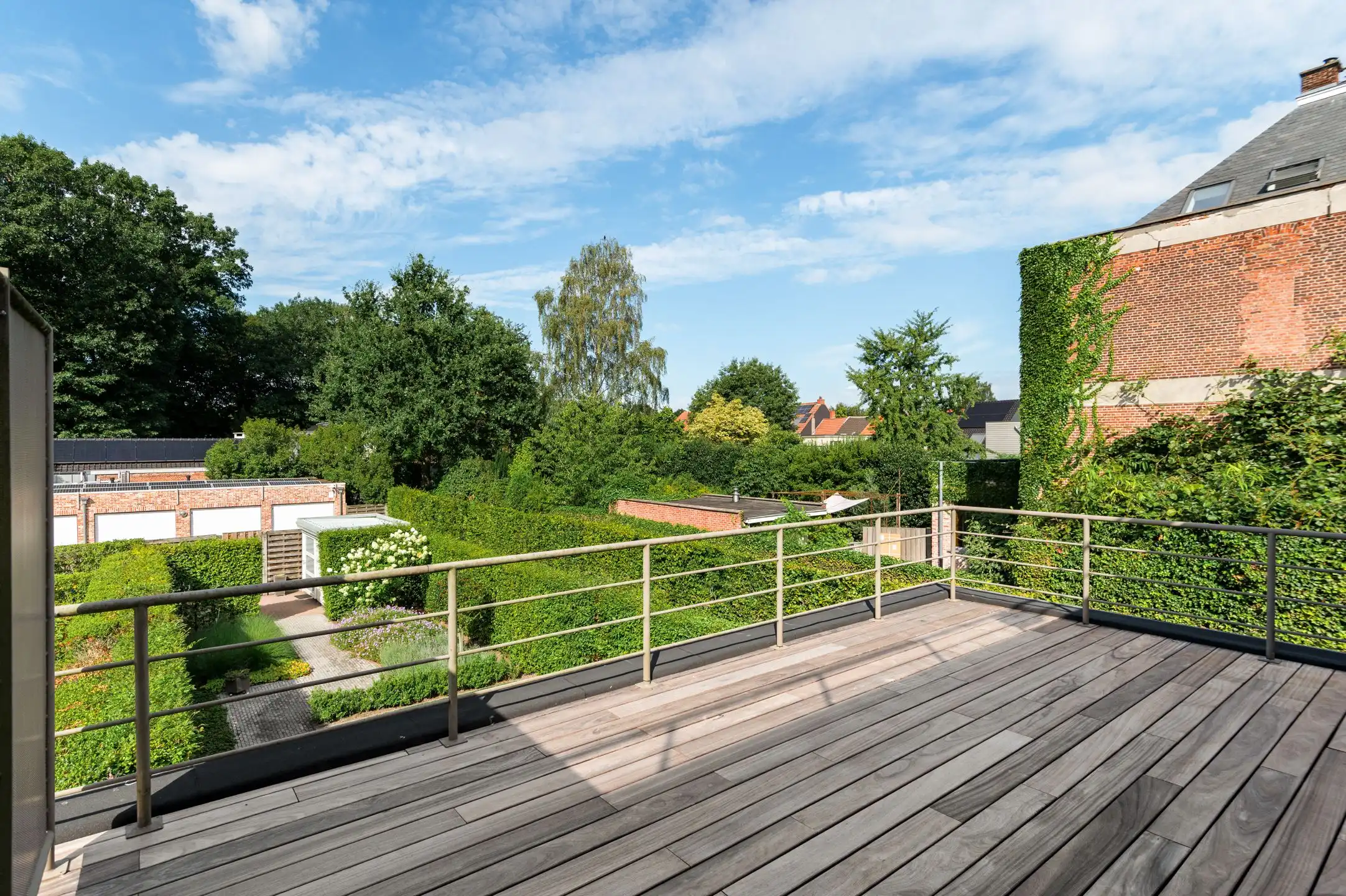 Ruim en energiezuinig wonen met zicht op groen in Ekeren! foto 7