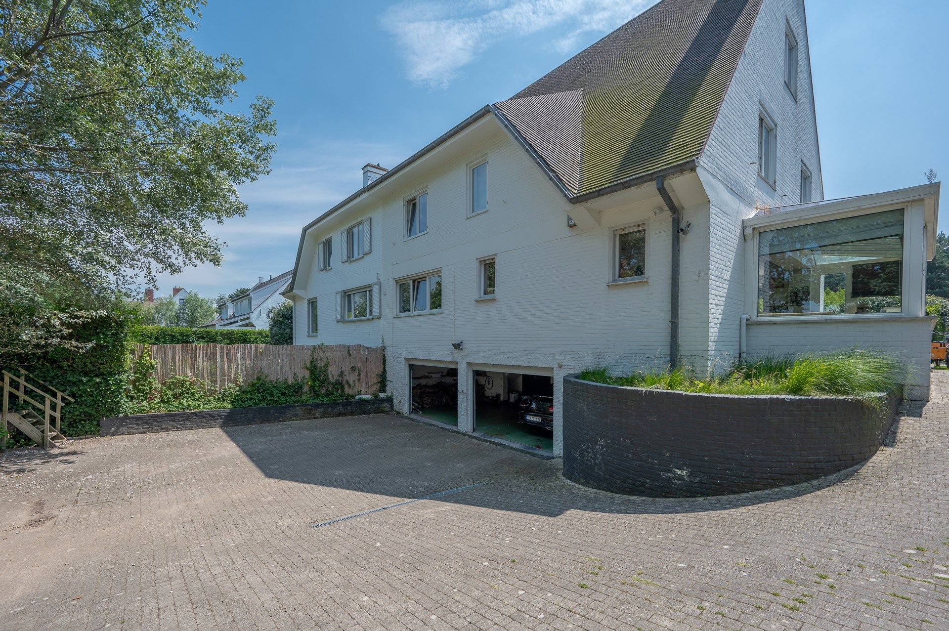 Ruime koppelvilla met zwembad zeer rustig gelegen op een A locatie in het zoute, vlakbij de wandeldijk en het strand, het Zwin van Knokke-Zoute. foto 27