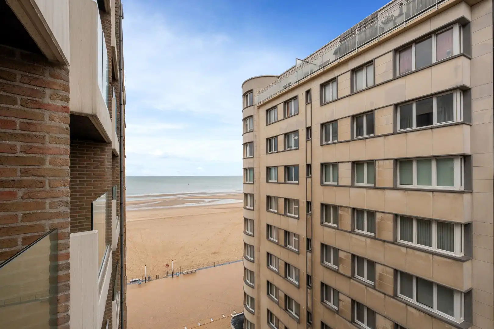 STUDIO MET ZIJDELINGS ZEEZICHT EN TERRASJE OP TOPLIGGING foto 5