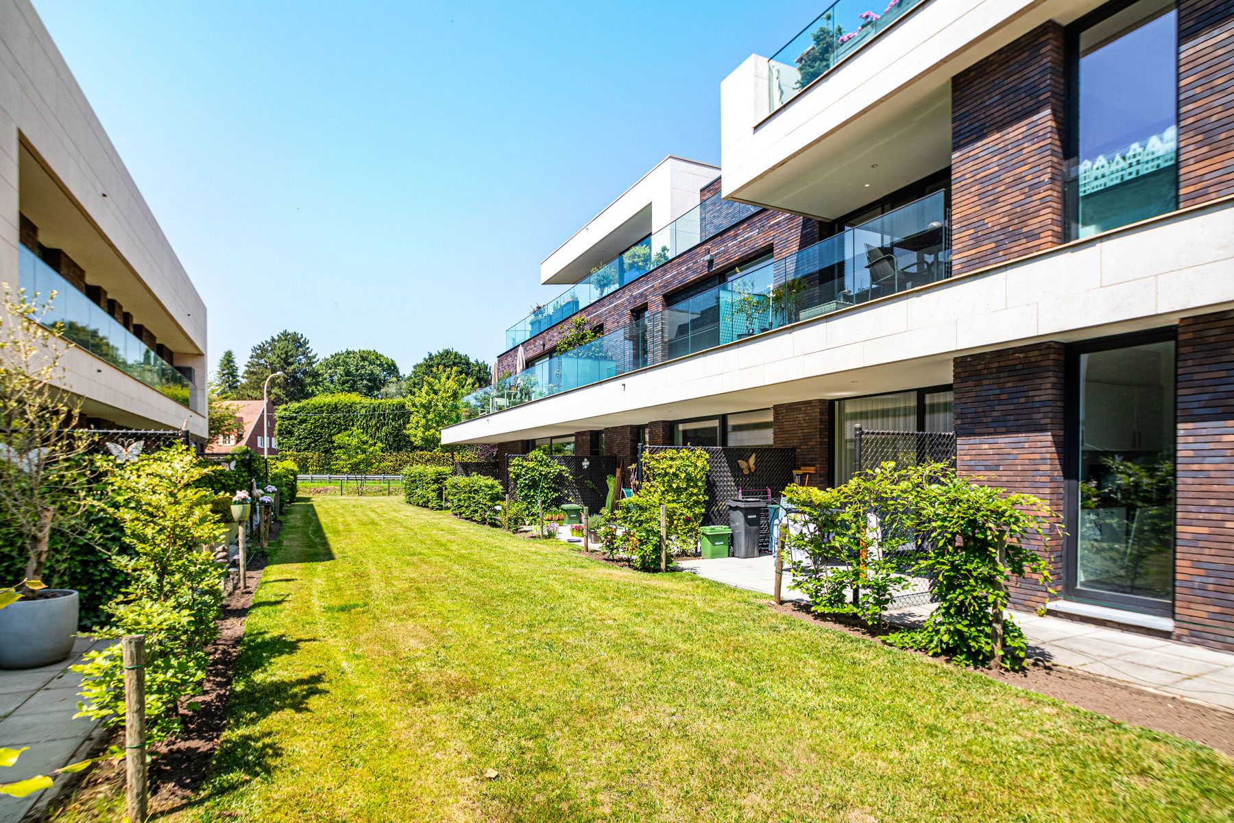 Gelijkvloers wonen in stijl: 128m², 3 slpks, 2 badk + tuin foto 2