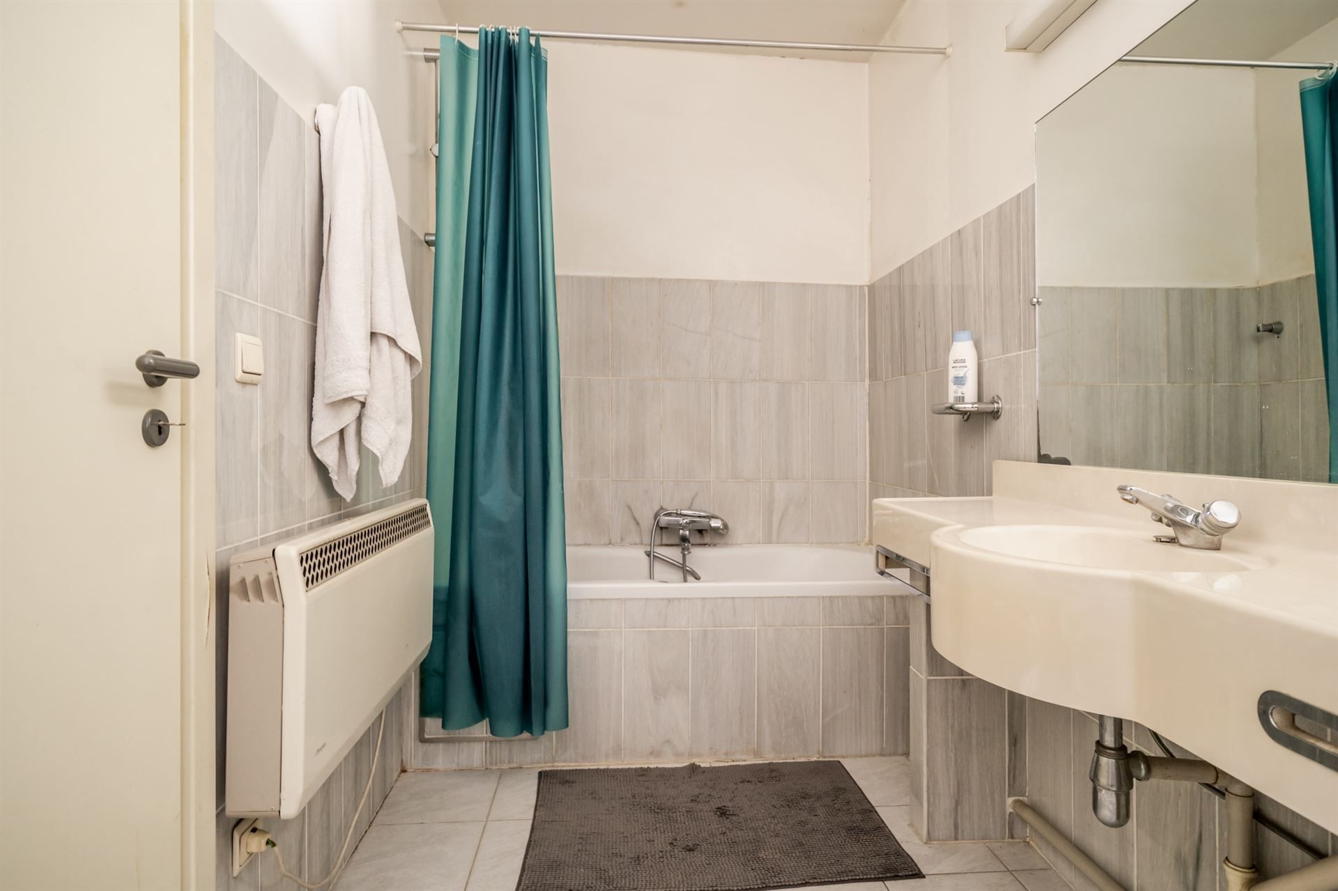 GEMENGD OPBRENGSTEIGENDOM MET HORECA - APPARTEMENTEN EN BUSINESSFLATS foto 43