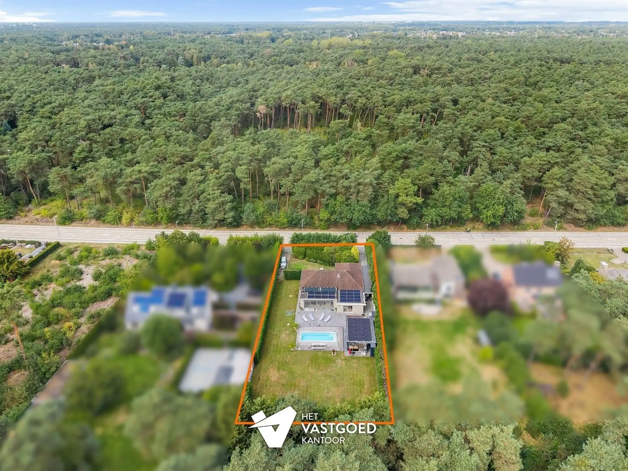 GELIJKVLOERSE VILLA MET ZWEMBAD, POOLHOUSE EN ENERGIEZUINIG WOONCOMFORT IN MOL foto 31