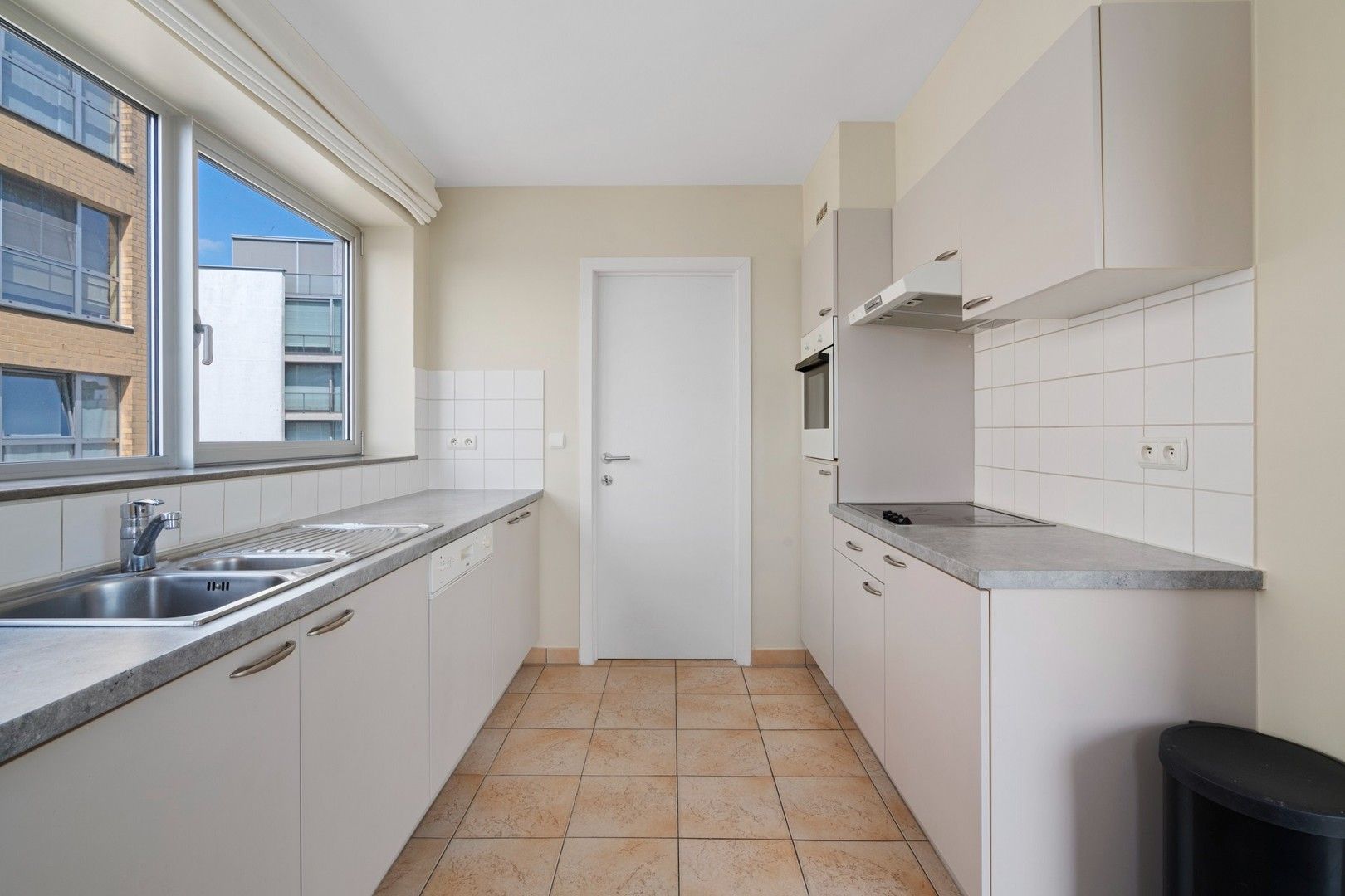 Adembenemend appartement met 2  terrassen en private kelderberging foto 6