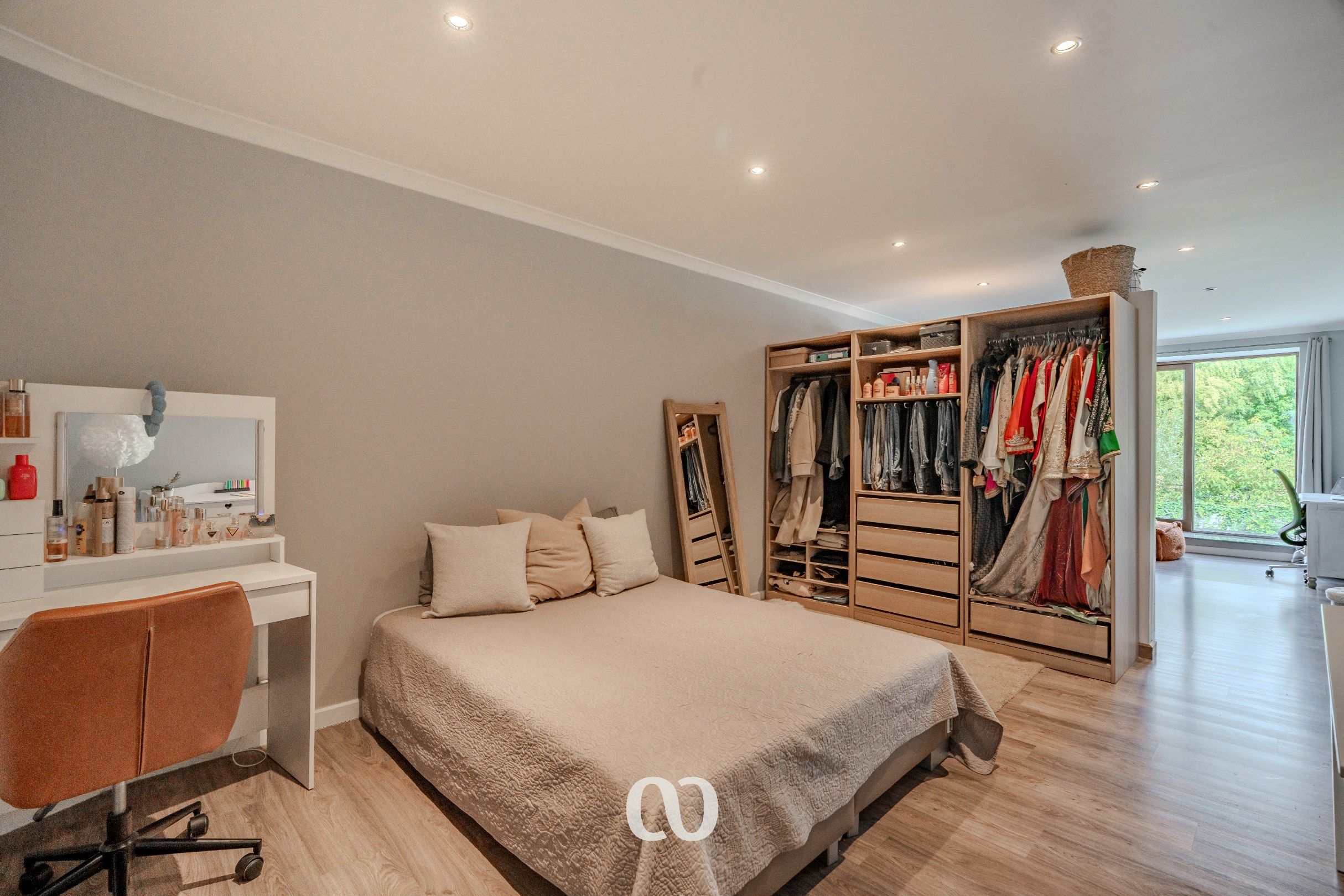 Prachtig gerenoveerde herenwoning met zeer veel ruimte foto 18