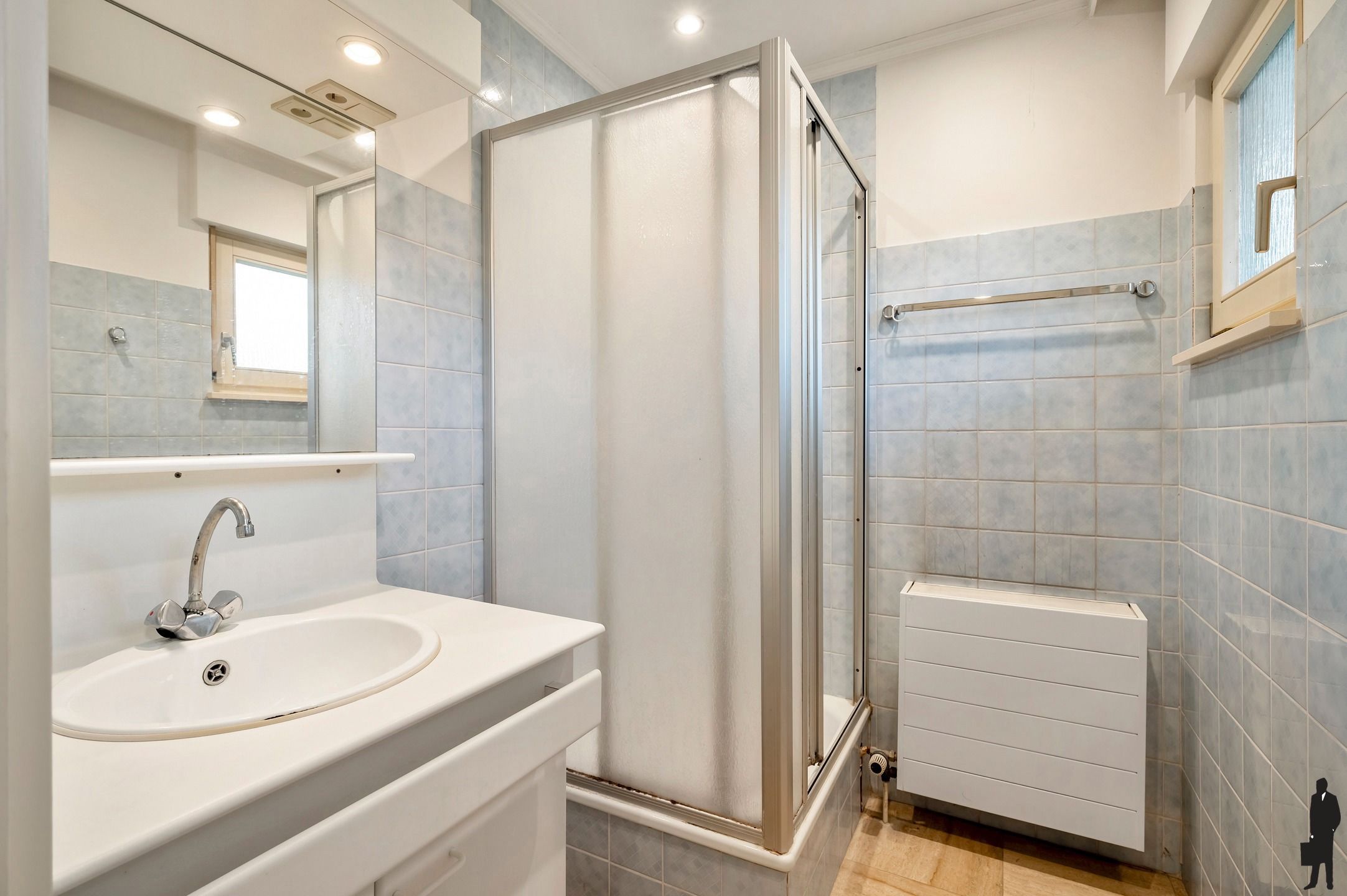 Een volledig te renoveren gelijkvloerse villa (heden kantoor) op ca. 2.438 m² foto 12