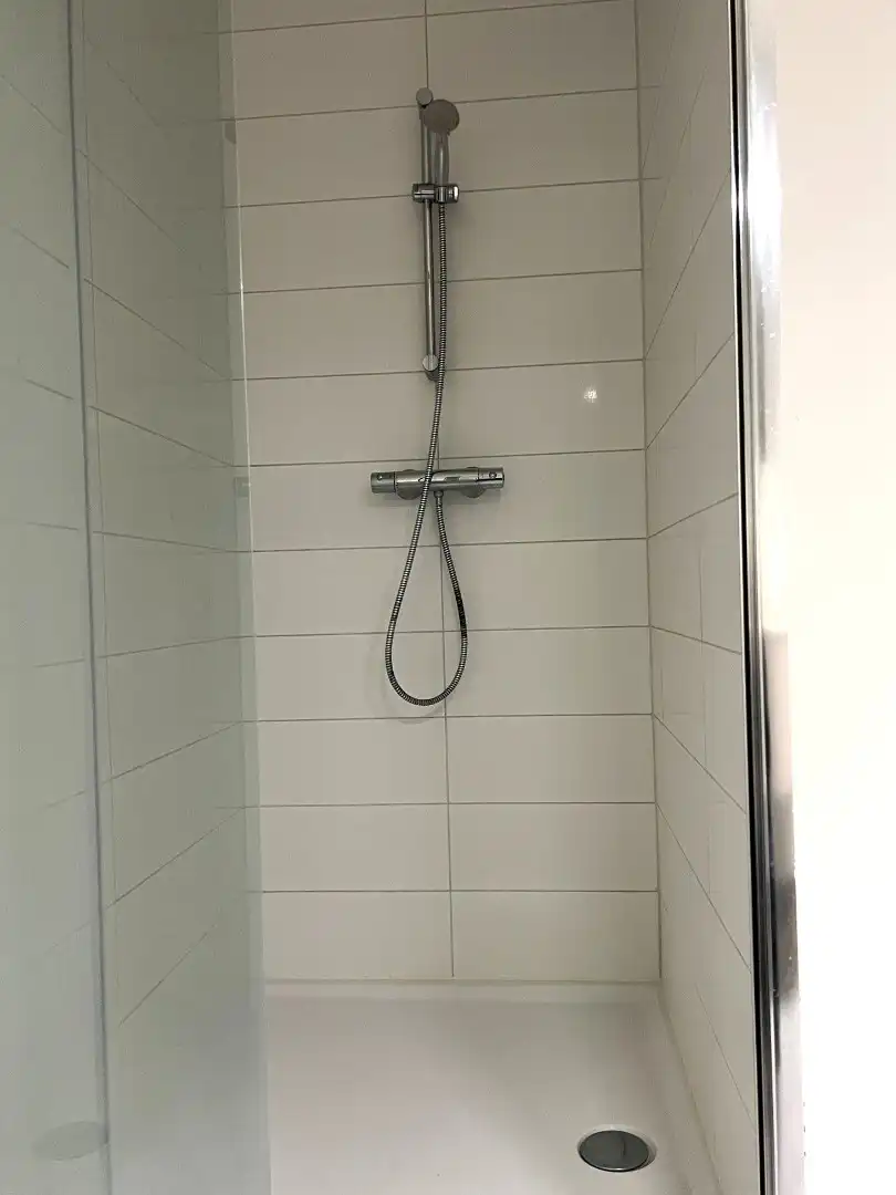 Appartement te Diest : slaapkamer en terras foto 12