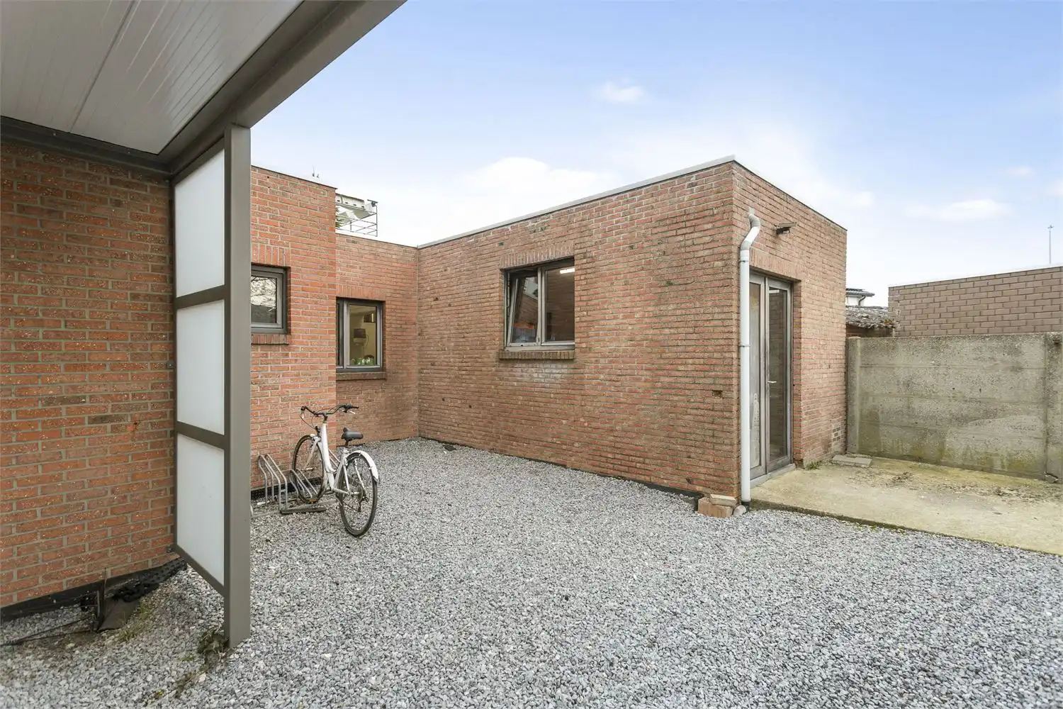 Goed gelegen handelspand foto 3