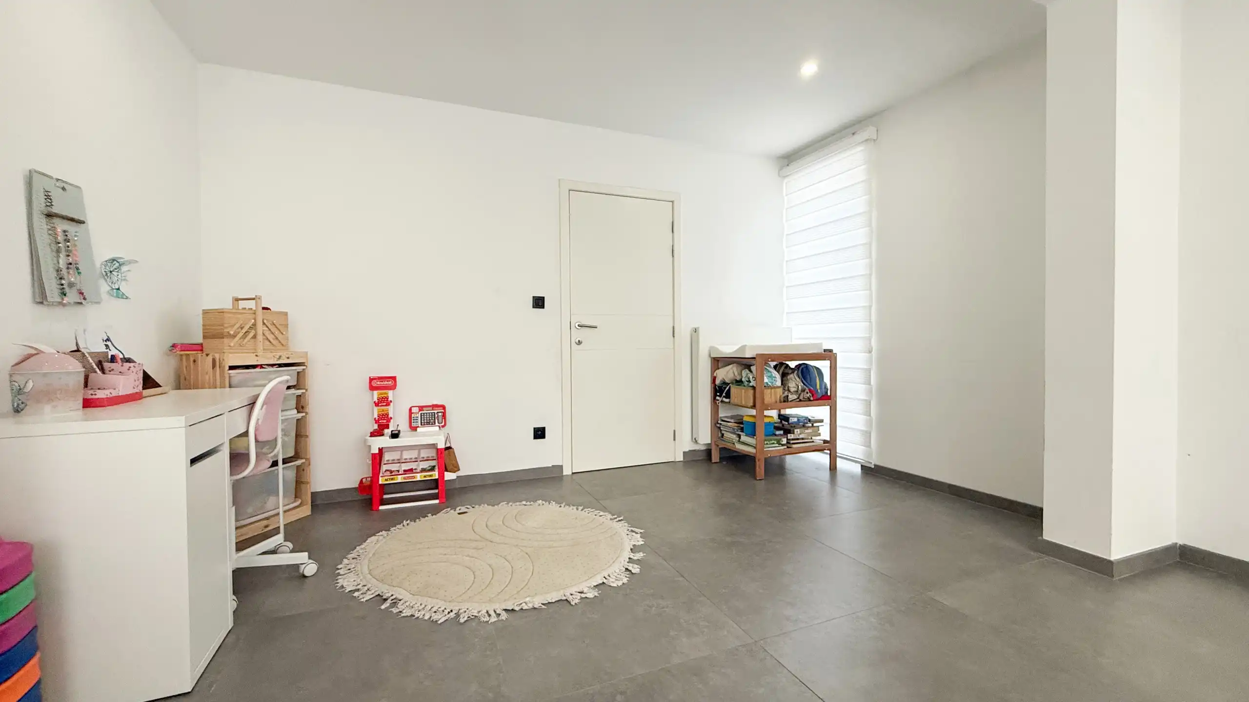 Instapklare halfopen bebouwing op topligging dicht aan natuurzone! foto 6