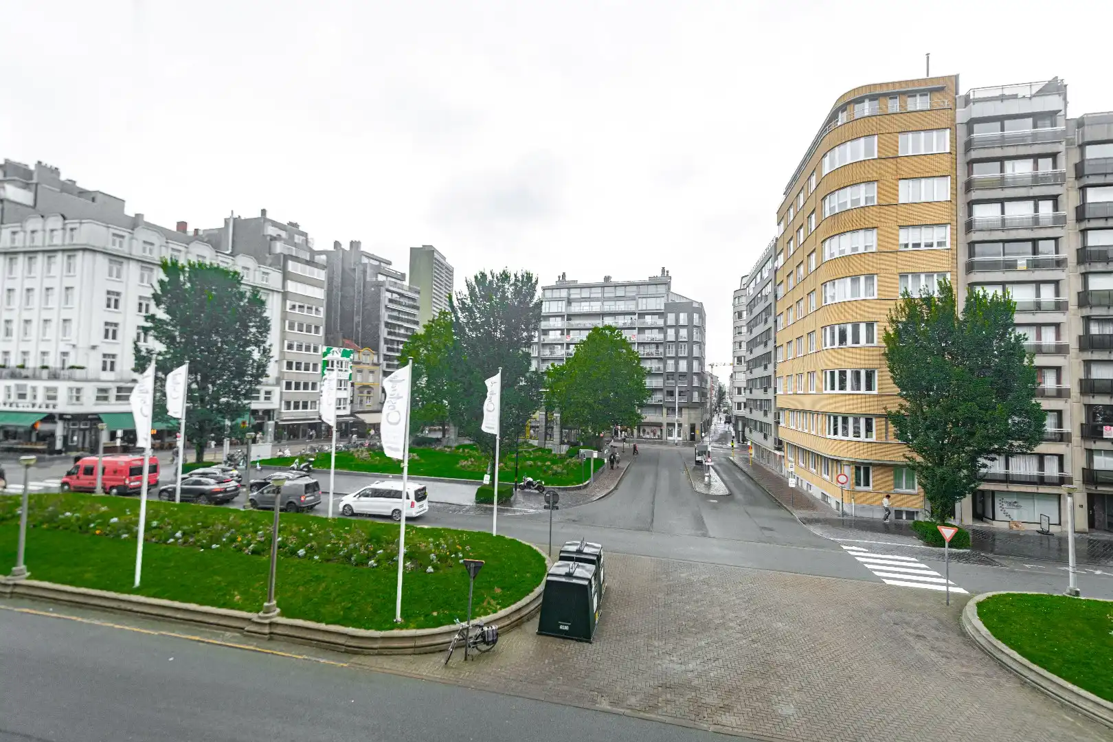 Vernieuwd luxueus appartement met 2 slaapkamers foto 21