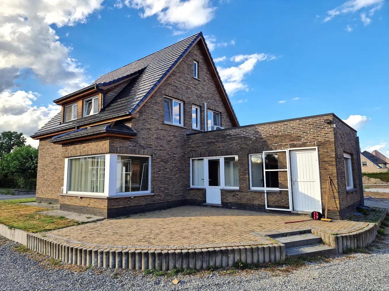 Ruime Woning 3 Slpk + Magazijn / KMO Werkplaats 263m² te Booischot foto {{pictureIndex}}