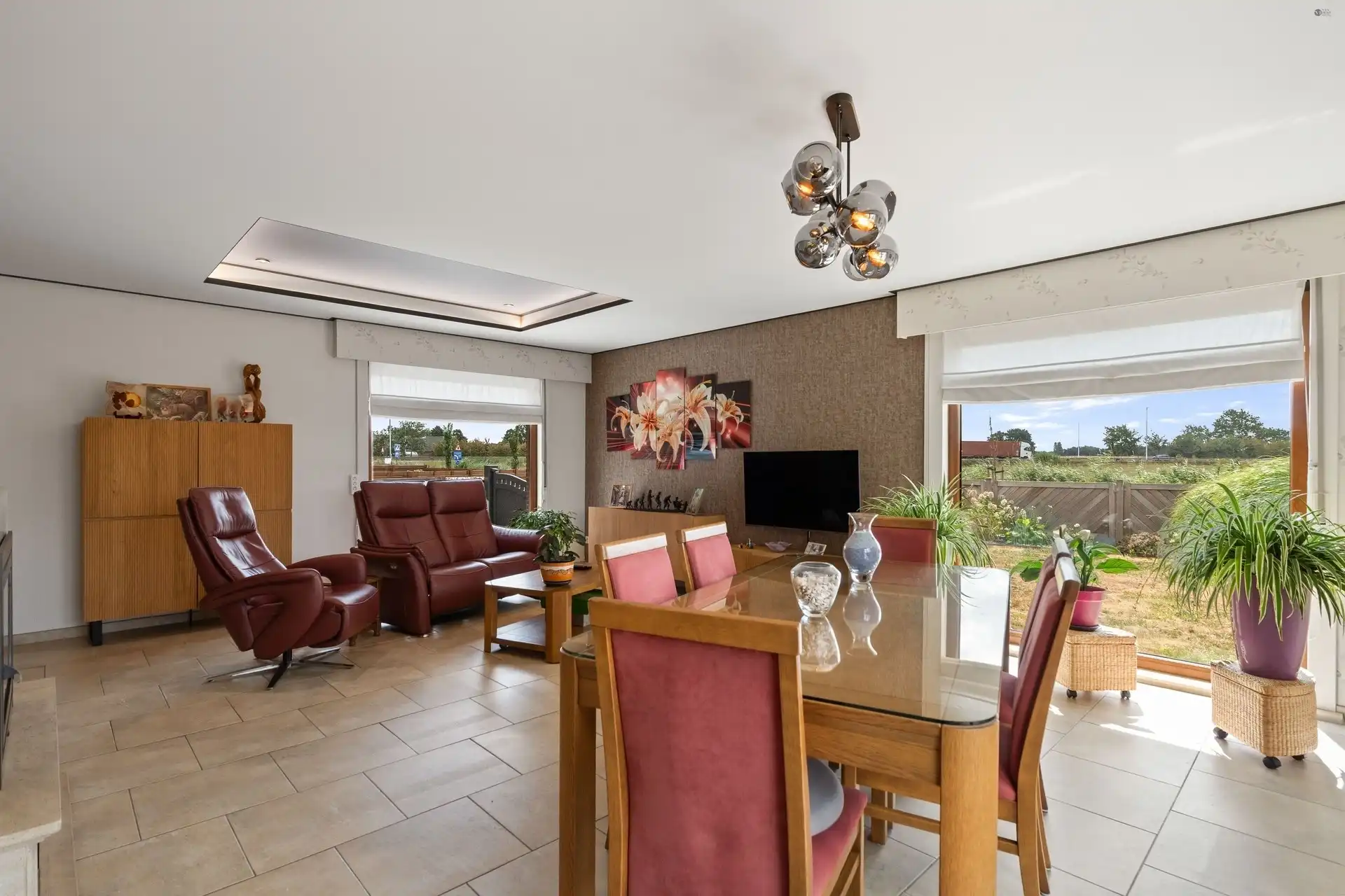 Stijlvol gerenoveerde bungalow te Stekene foto 5