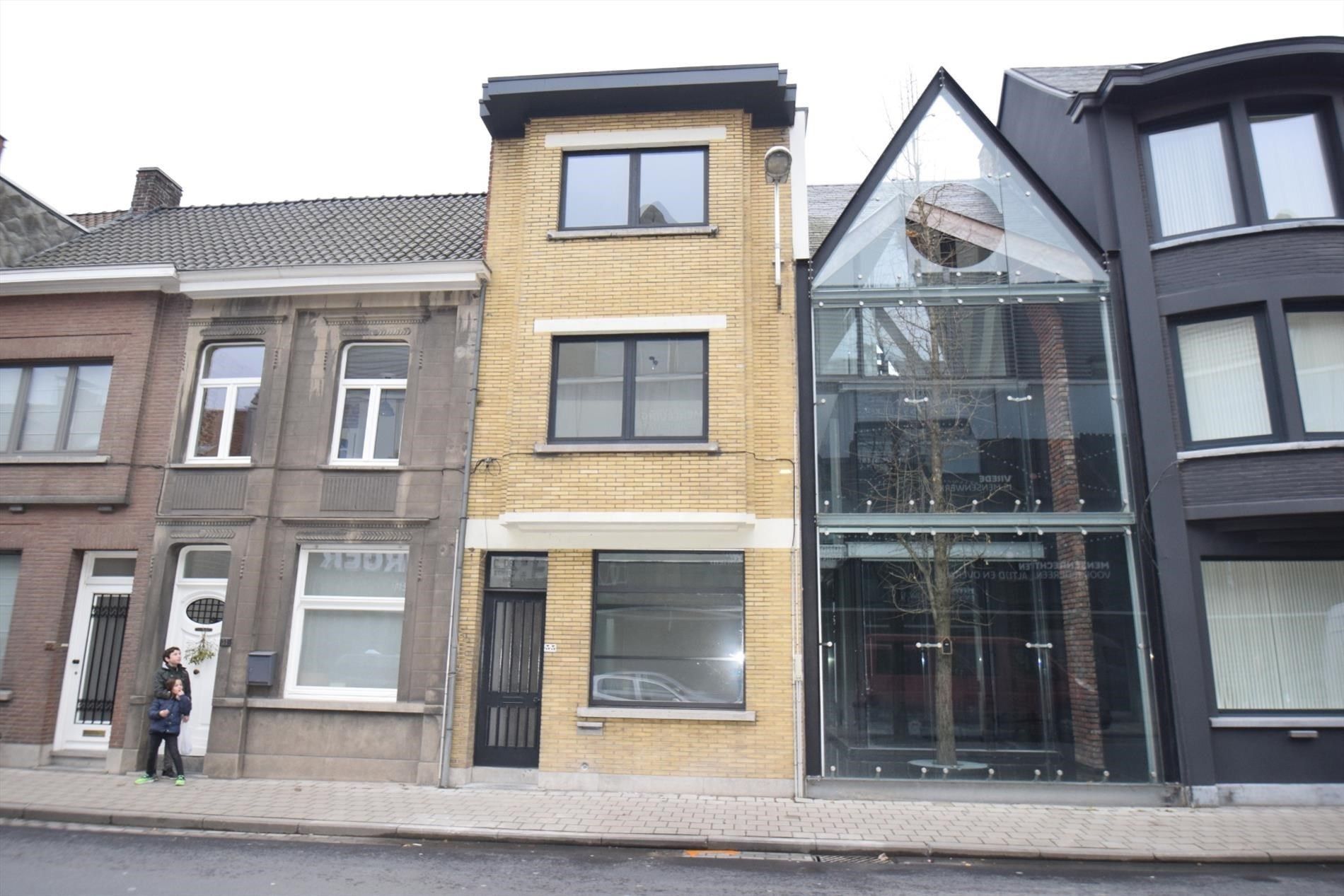 Ruime woning nabij Sint-Amandsplein, 3 slaapkamers  foto 2