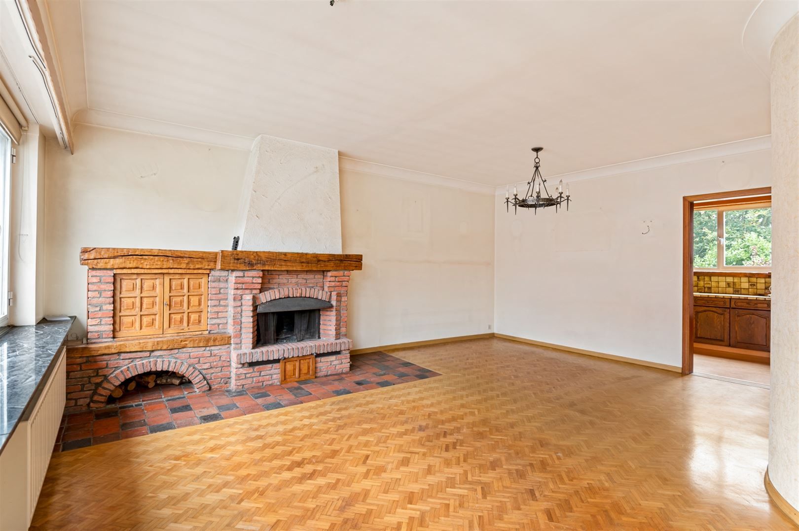 Te renoveren bel-étagewoning met zonnige tuin. foto 5