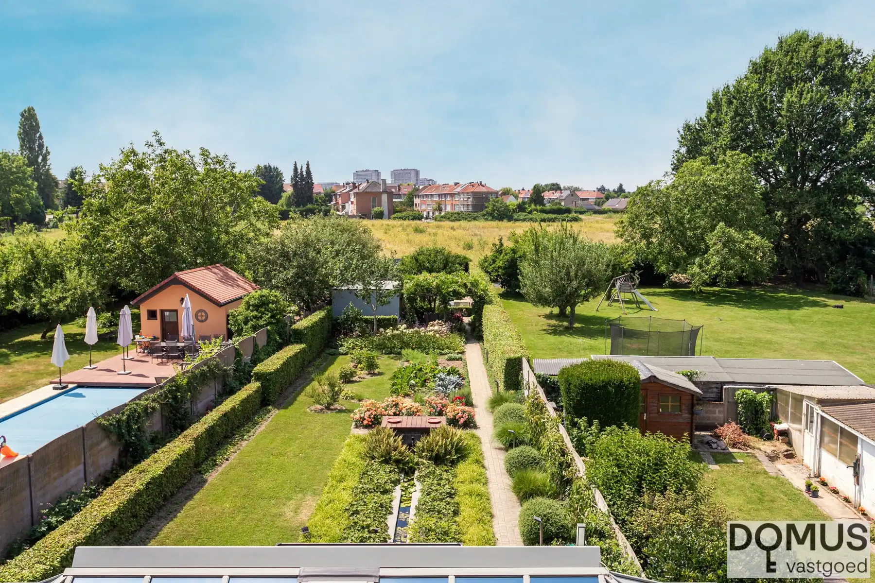 Instapklare 3-gevelwoning op topligging foto 24