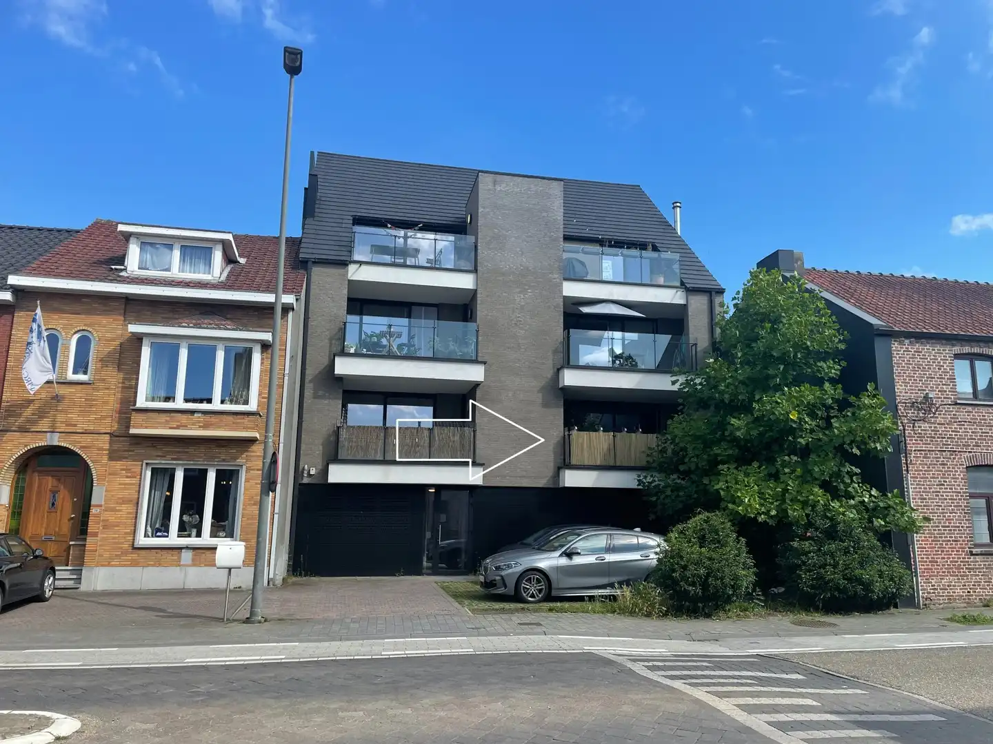 Prachtig appartement met 2 slaapkamers en ruim, zongericht terras te Hasselt. foto {{pictureIndex}}