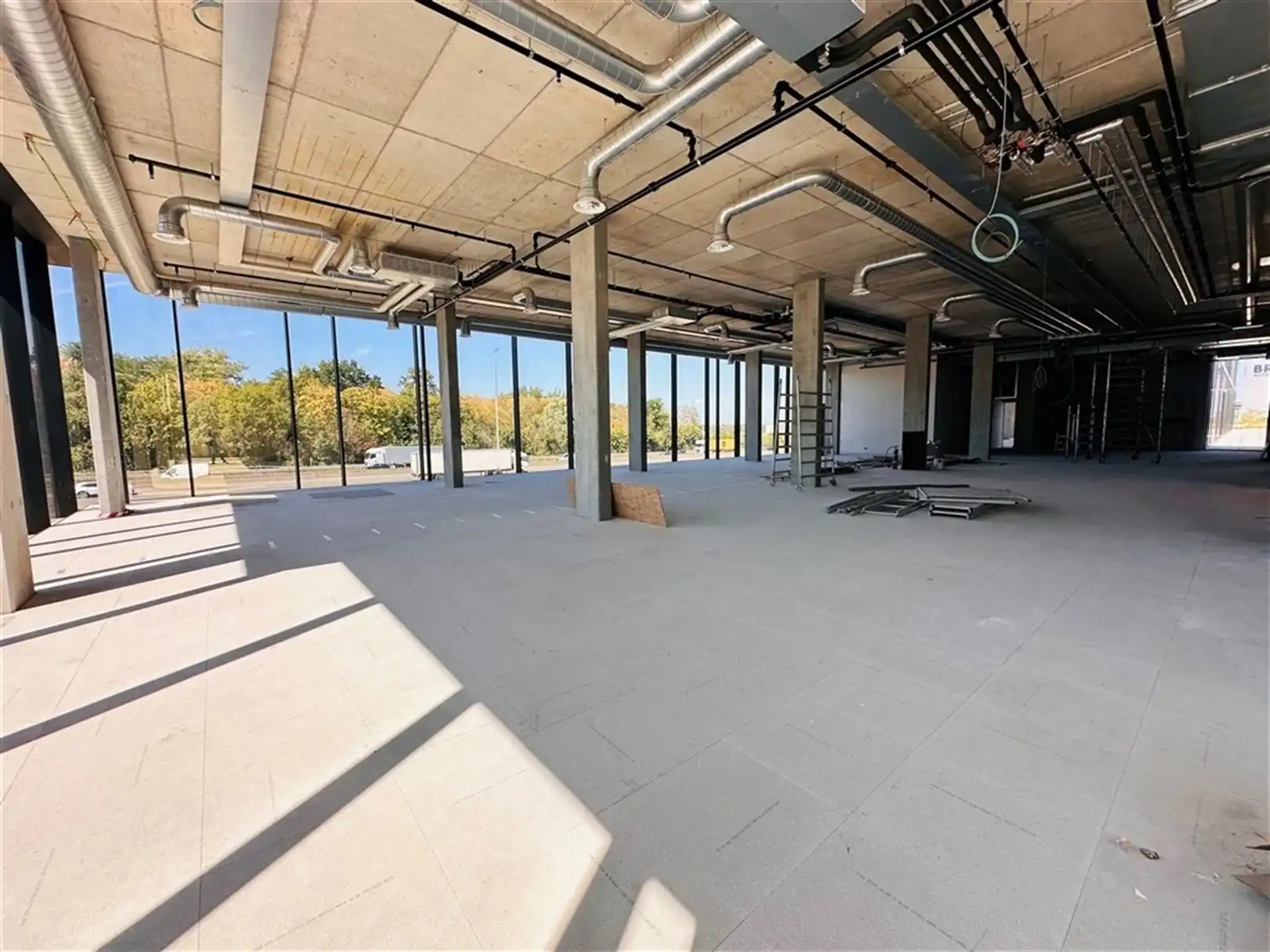 High-end nieuwbouwkantoor/showroom langsheen E17 foto 16