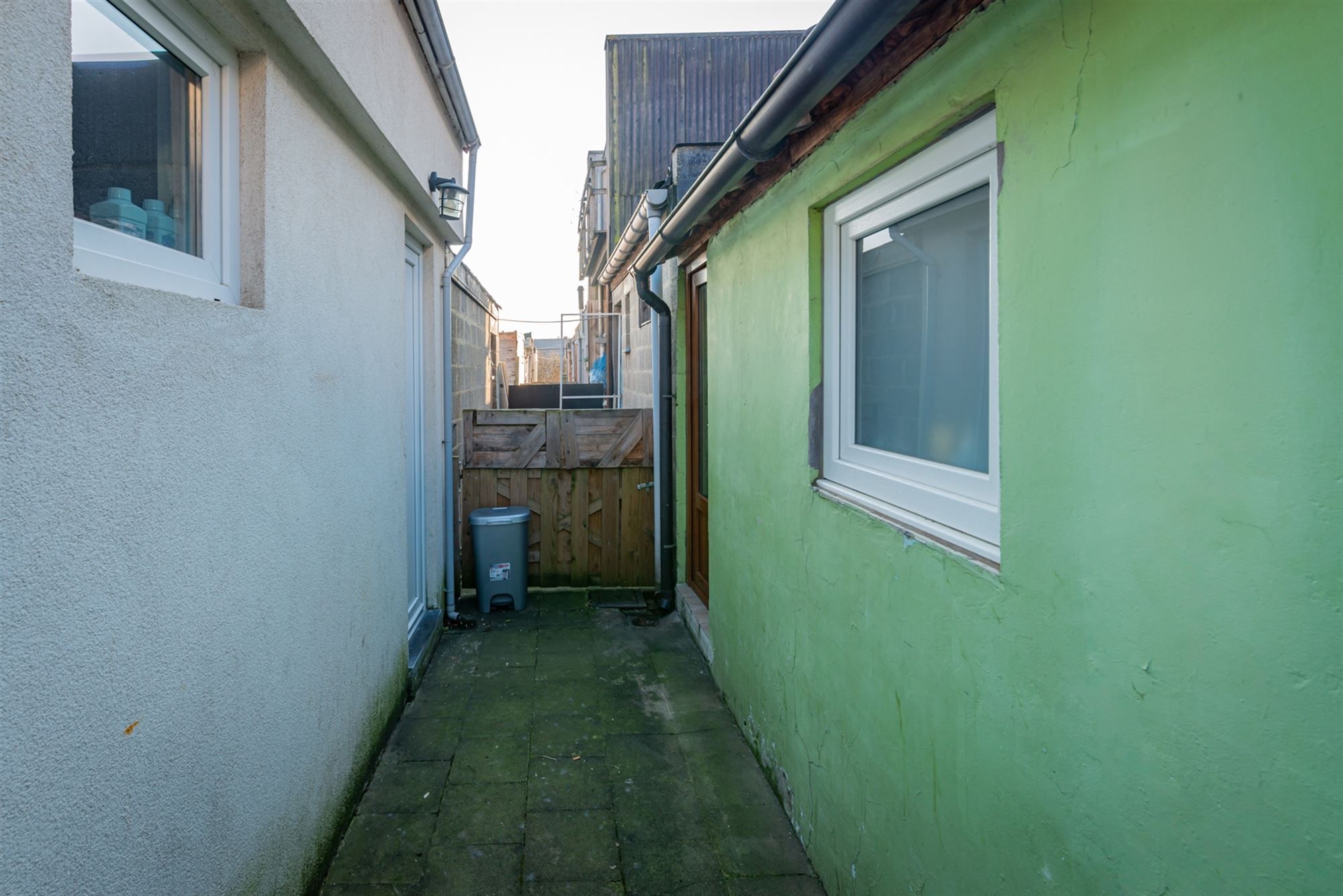 Gerenoveerde woning met 3 slaapkamers foto 23