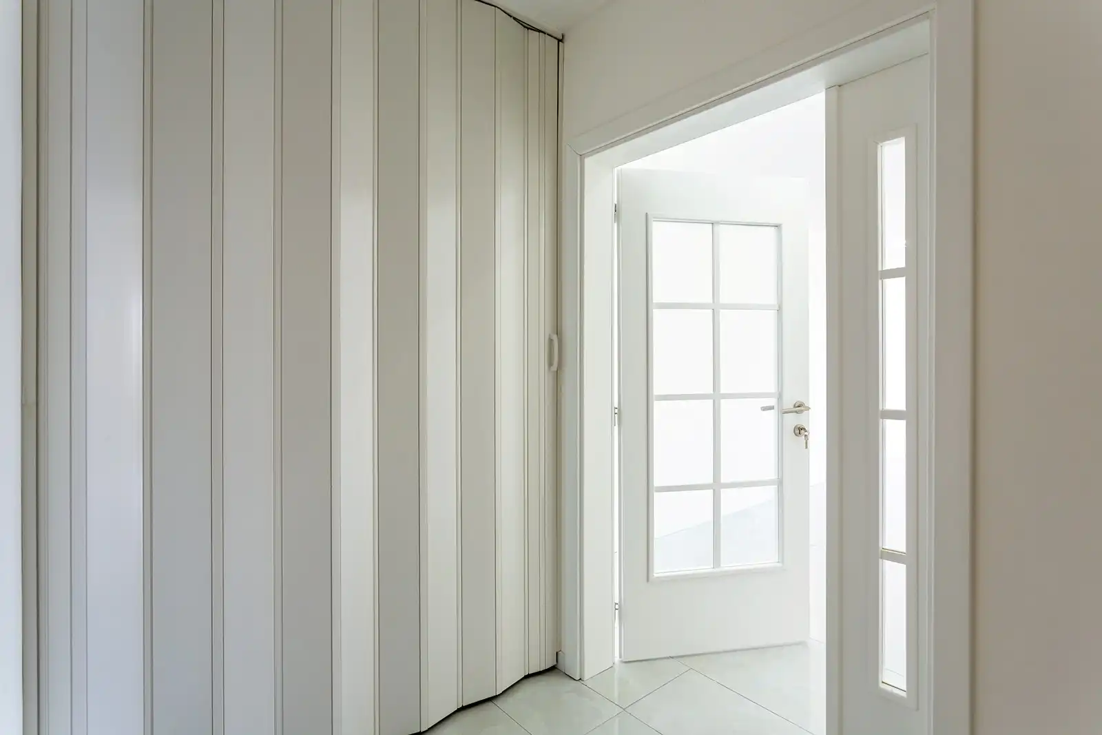 Recent gerenoveerd app. met 2 slpks en 2 terrassen foto 9