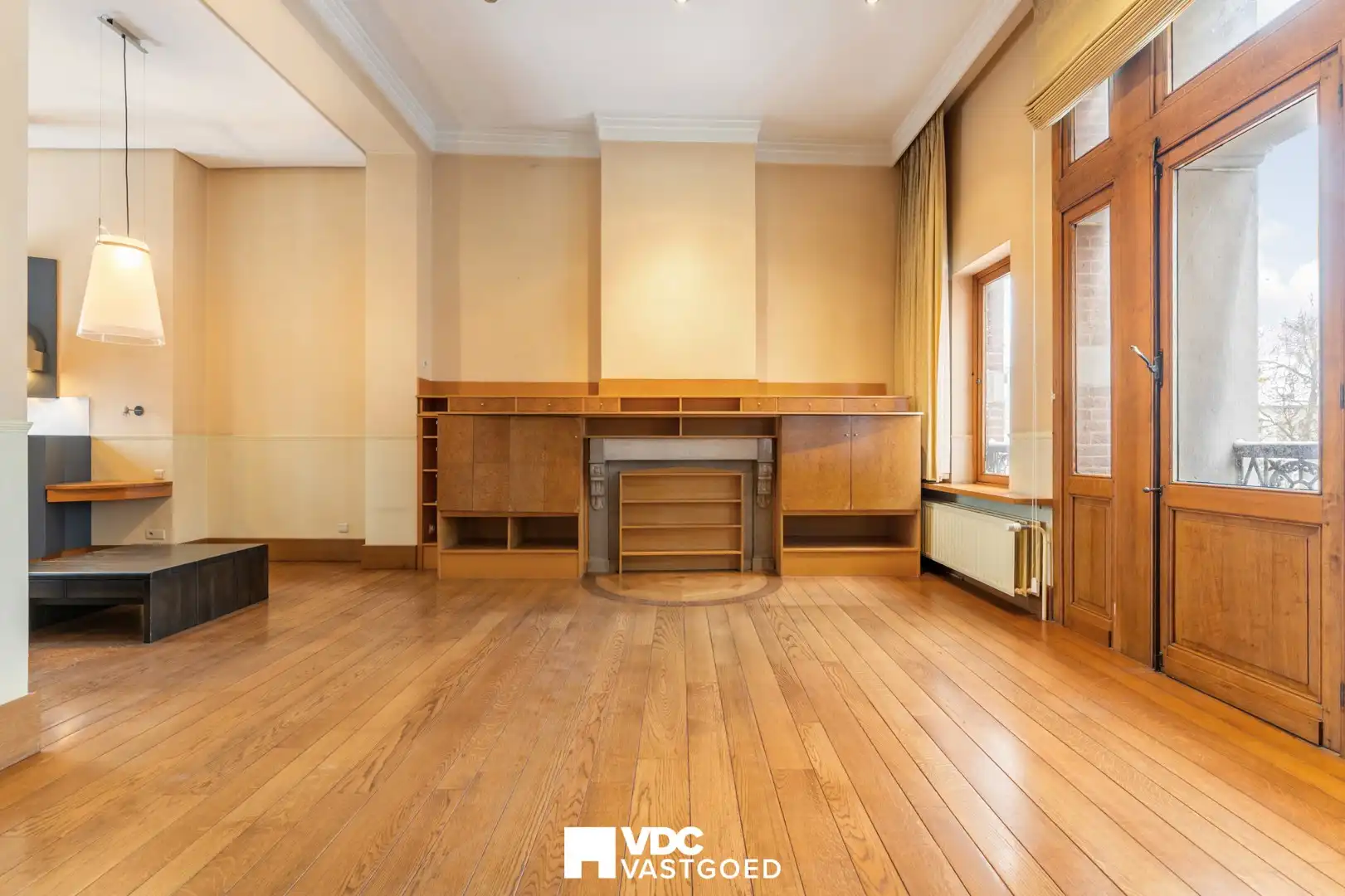 Uniek wonen & werken in hartje Tongeren – karakterpand met handelsgelijkvloers en ruim appartement foto 12