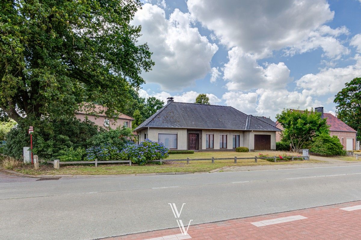 Mooi te renoveren landhuis met 3 slpk foto 2