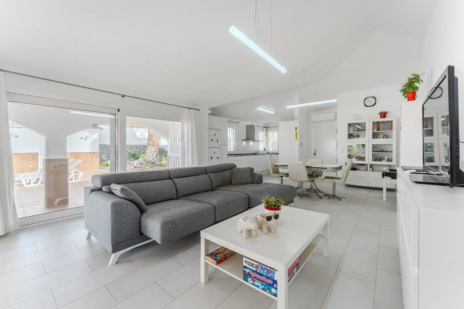 Buitengewone elegante villa aan golfbaan met zicht op zee! foto 8