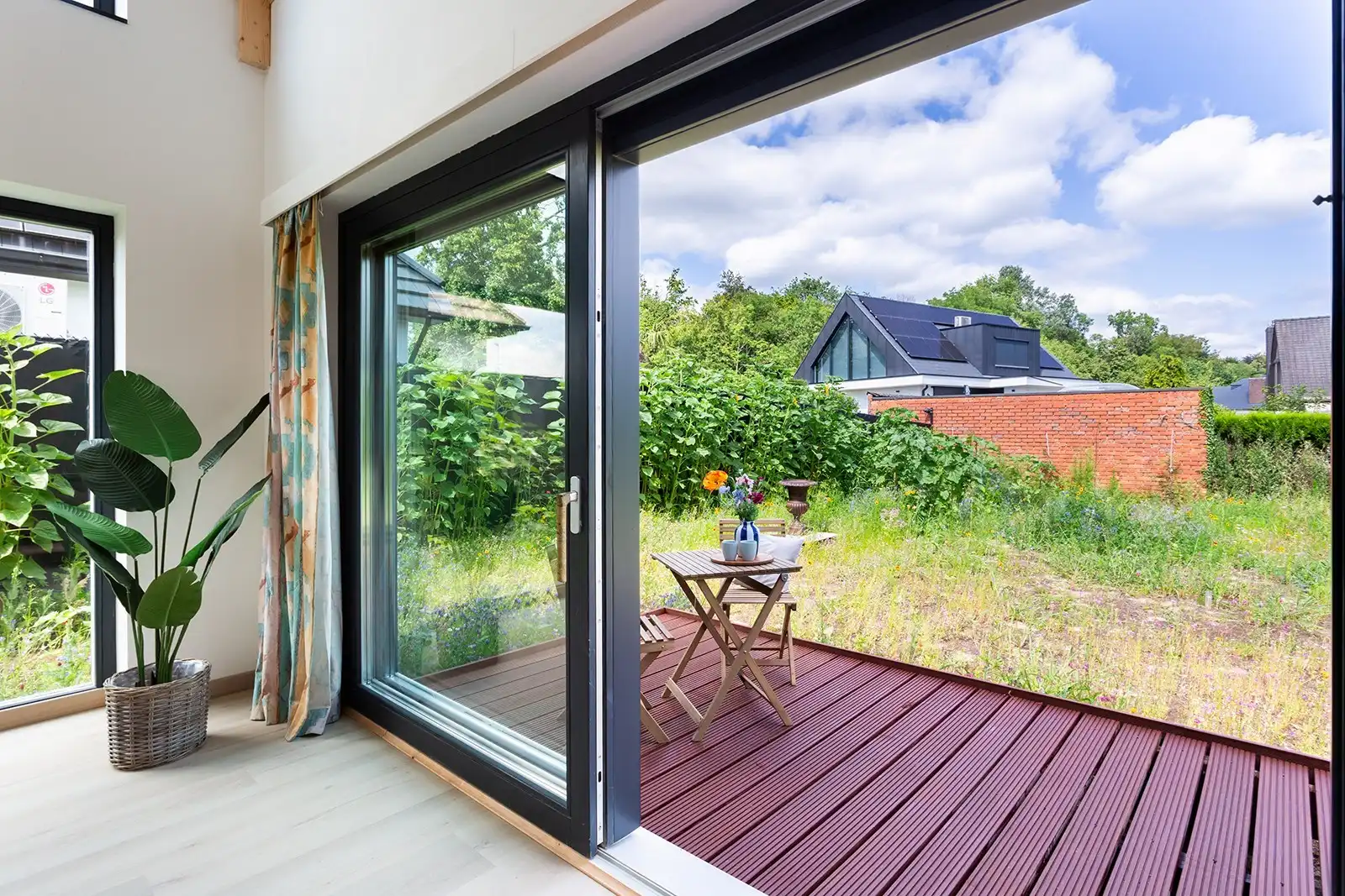 Instapklare en energiezuinige woning met tuin foto 3