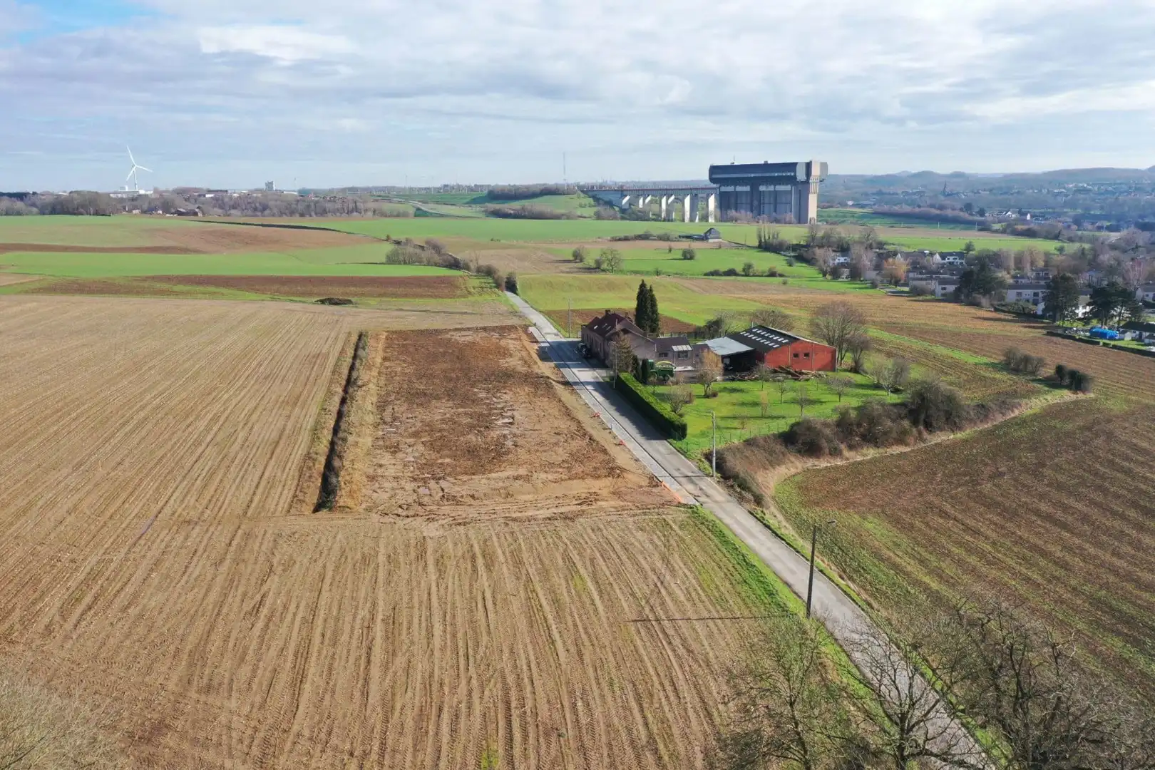 Perceel grond voor oprichten van open bebouwing foto 2