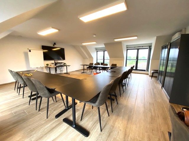 Instapklare kantoorruimte met gemeenschappelijke parking, nabij E313 foto 4